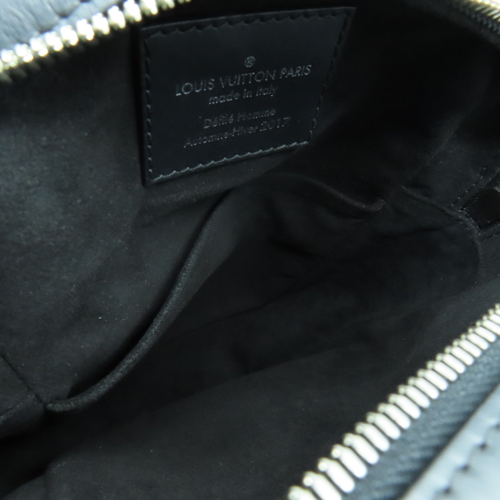 LOUIS VUITTON Epi Danube Supreme銀扣肩背袋黑色