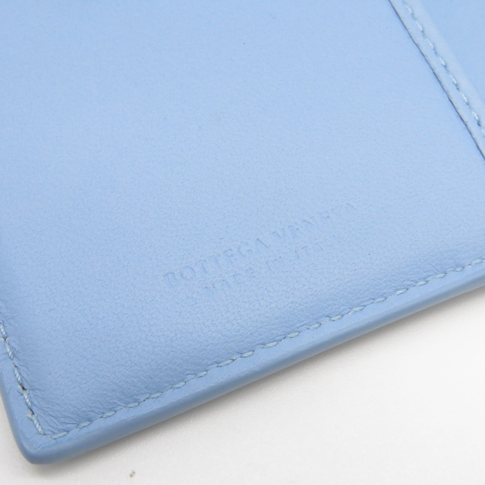 BOTTEGA VENETA 織紋皮革/牛皮皮革Passbook Case護照套黑色/藍色