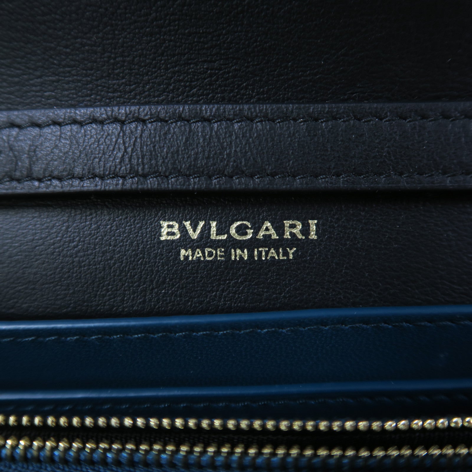BVLGARI 牛皮皮革Shoulder Bag金扣肩背袋黑色