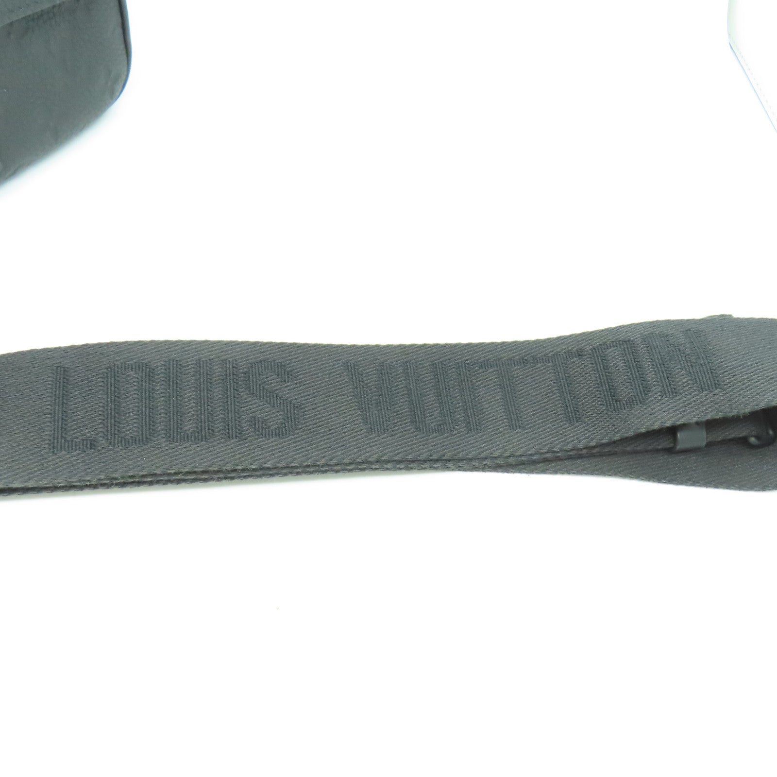 LOUIS VUITTON Monogram Taurillon S Lock Bag黑扣肩背袋黑色