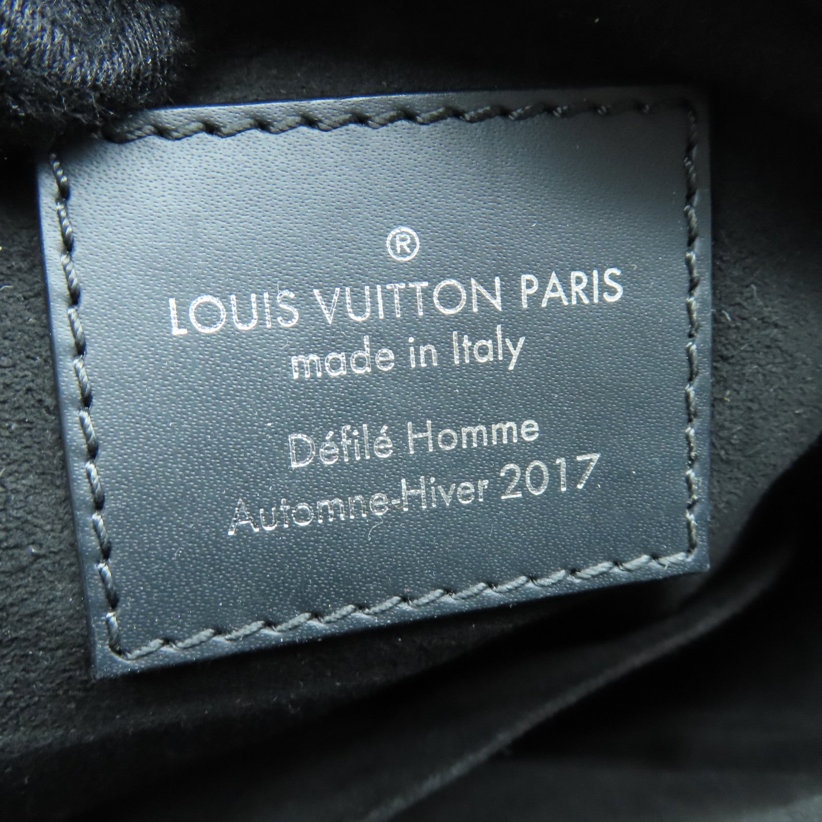 LOUIS VUITTON Epi Danube Supreme銀扣肩背袋黑色