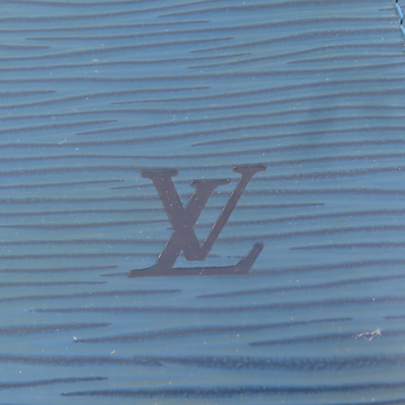 LOUIS VUITTON Epi Pochette Accessories金扣手挽袋藍色