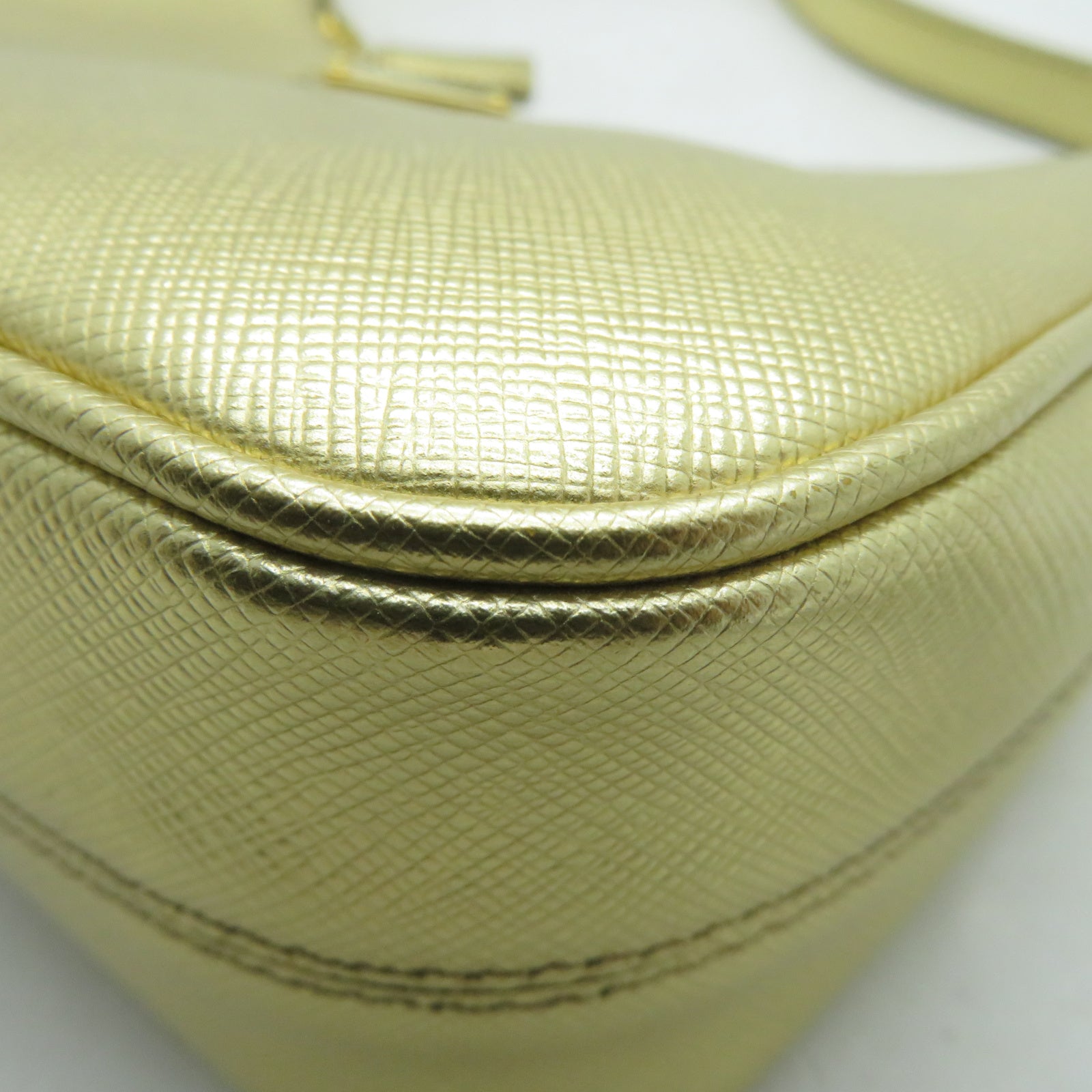 PRADA 牛皮皮革Shoulder Bag金扣肩背袋金色