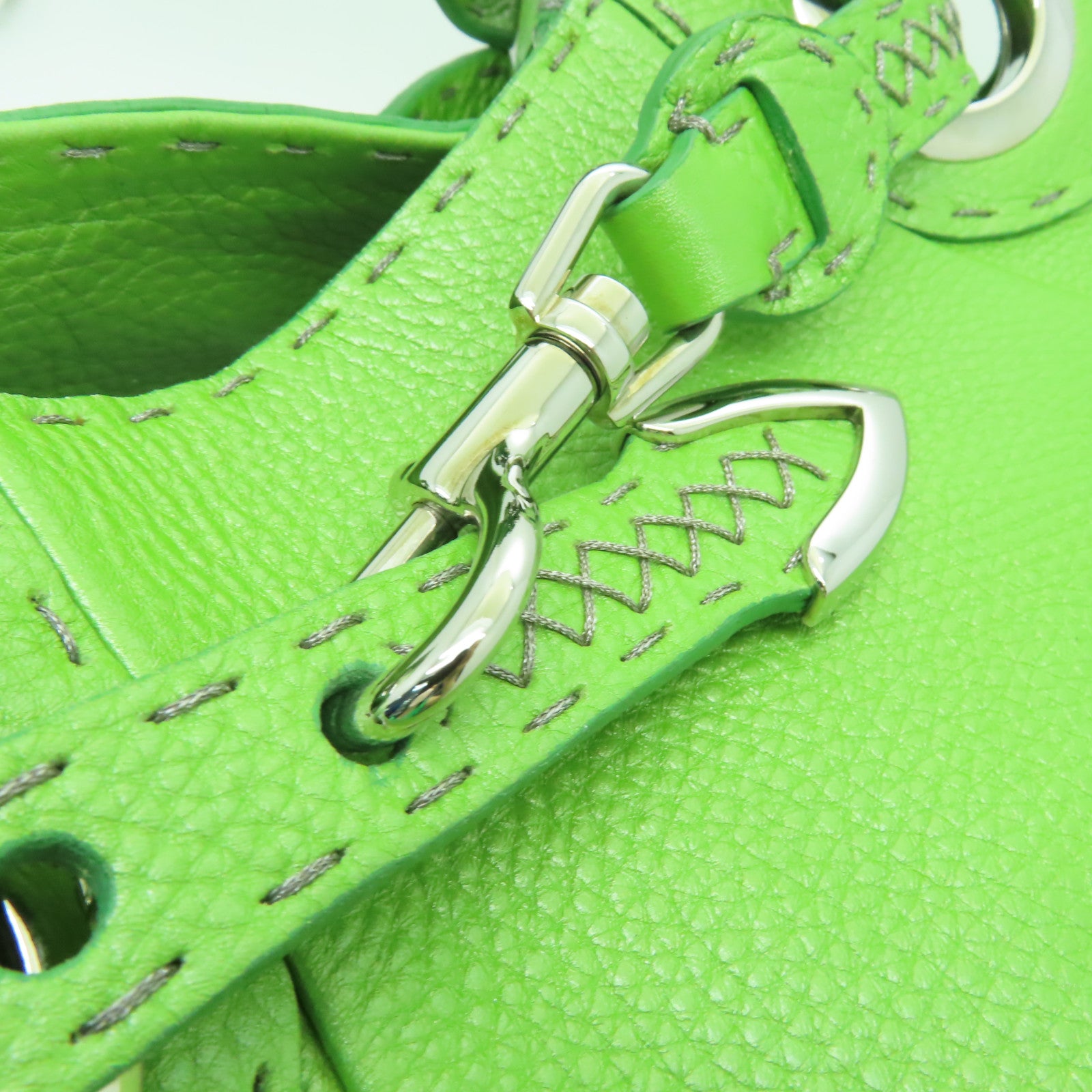 FENDI 牛皮皮革Handbag銀扣肩背袋綠色