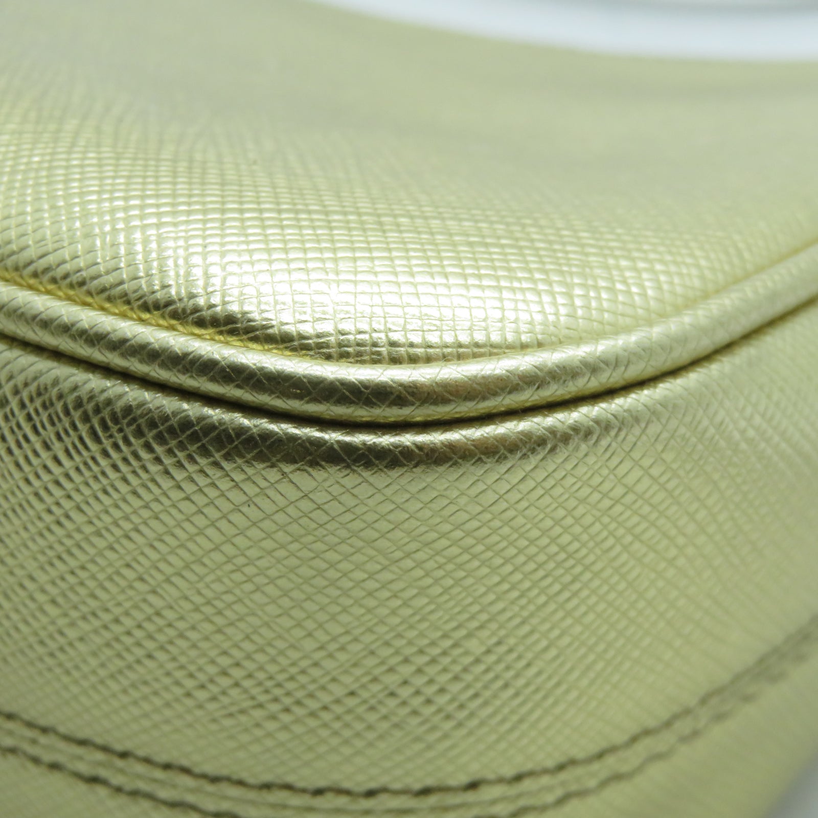 PRADA 牛皮皮革Shoulder Bag金扣肩背袋金色