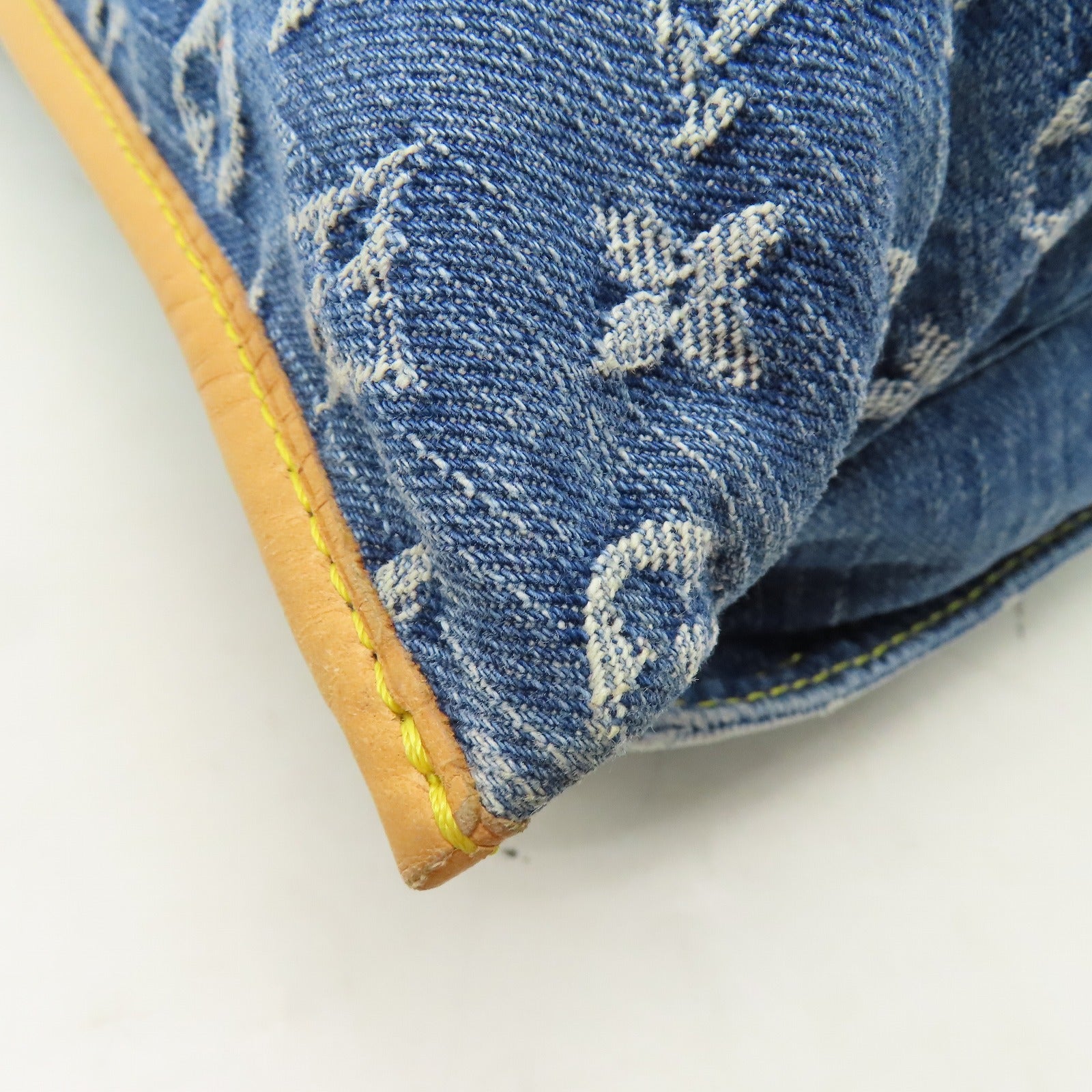 LOUIS VUITTON 牛仔布Flat Shopper金扣手挽袋藍色