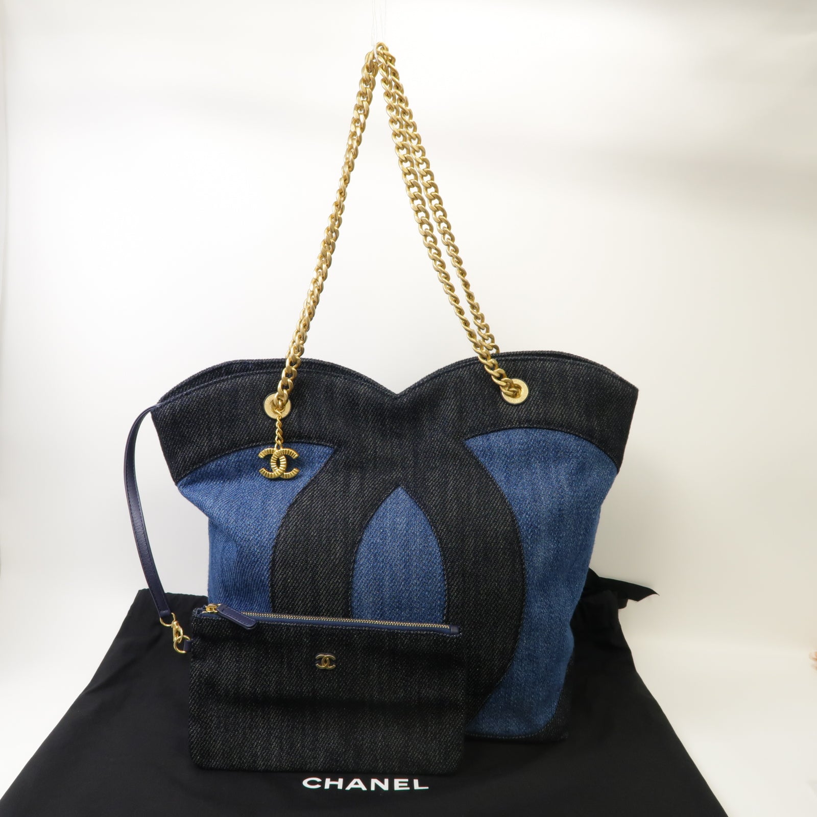 CHANEL 牛仔布Chain Shoulder金扣鏈帶肩背袋藍色