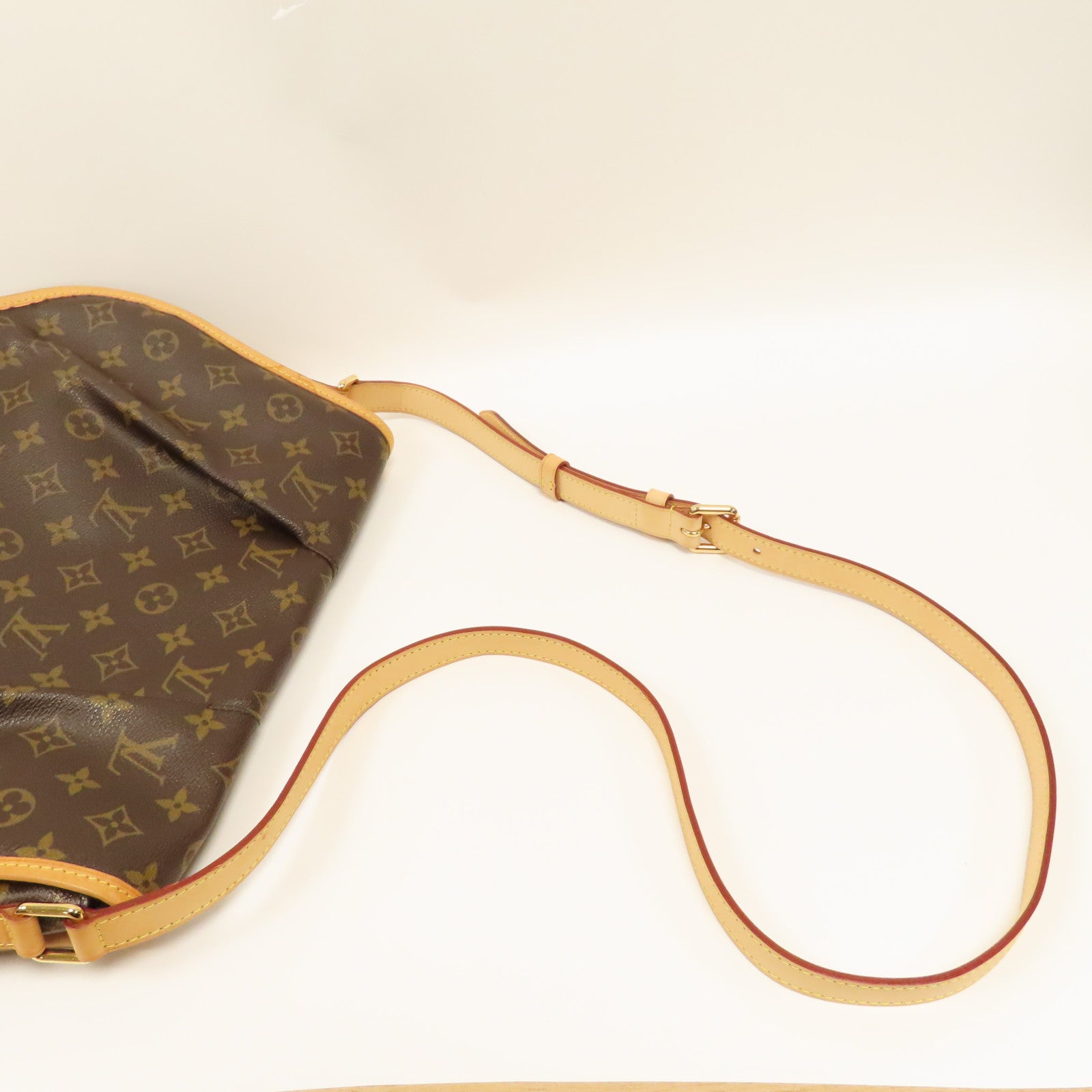 LOUIS VUITTON Monogram Menilmontant MM金扣肩背袋啡色