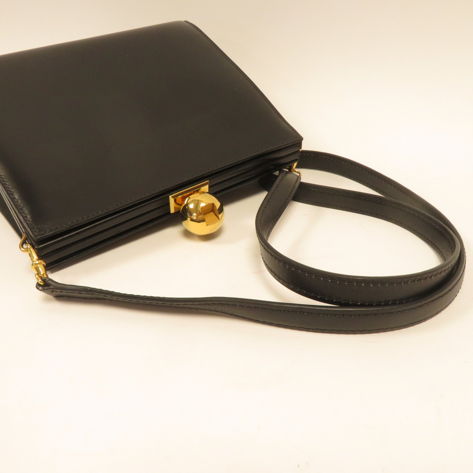 HERMES Box Calf皮革Shoulder Bag金扣肩背袋黑色