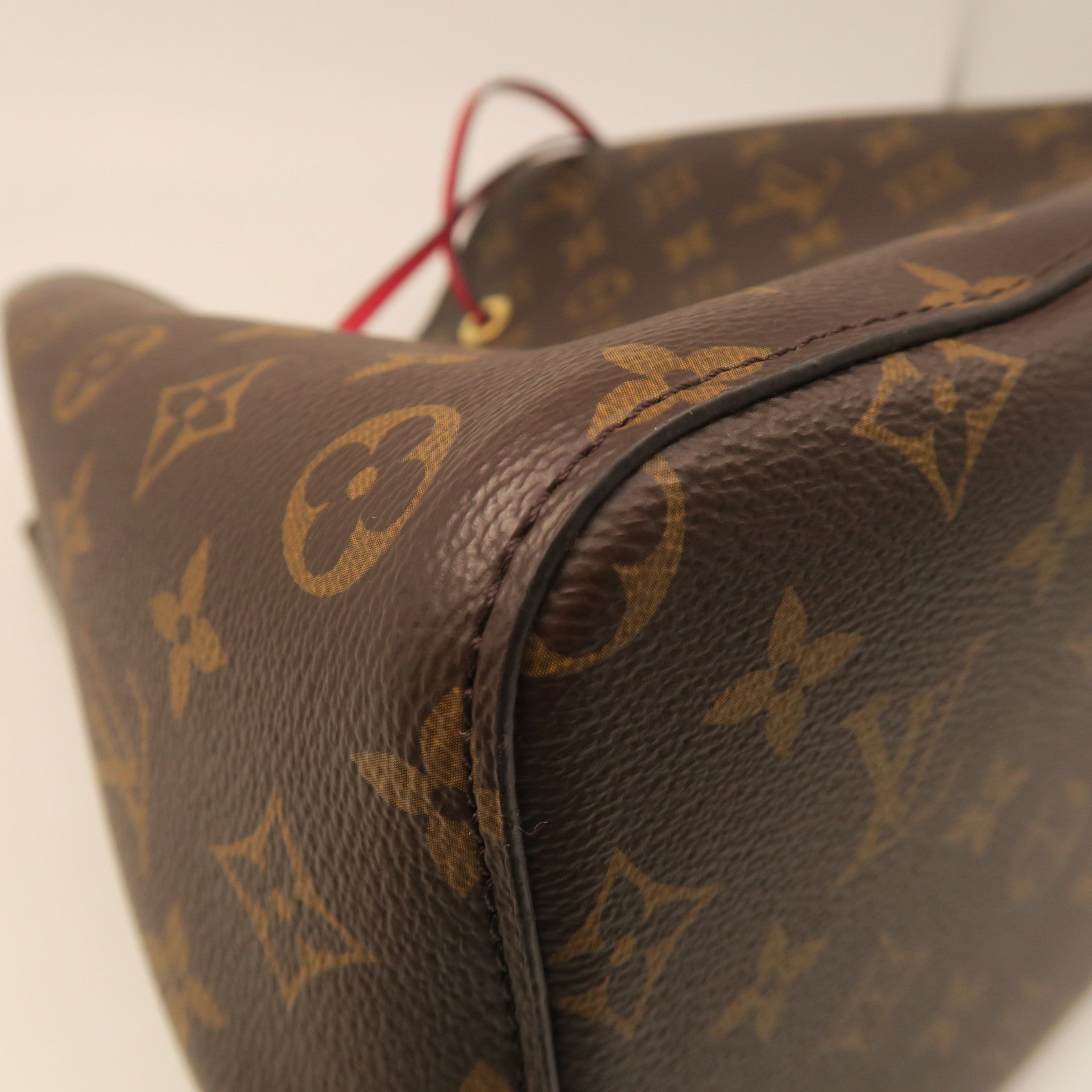 LOUIS VUITTON Monogram Neo NoeMM Gold Buckle Shoulder Bag Brown