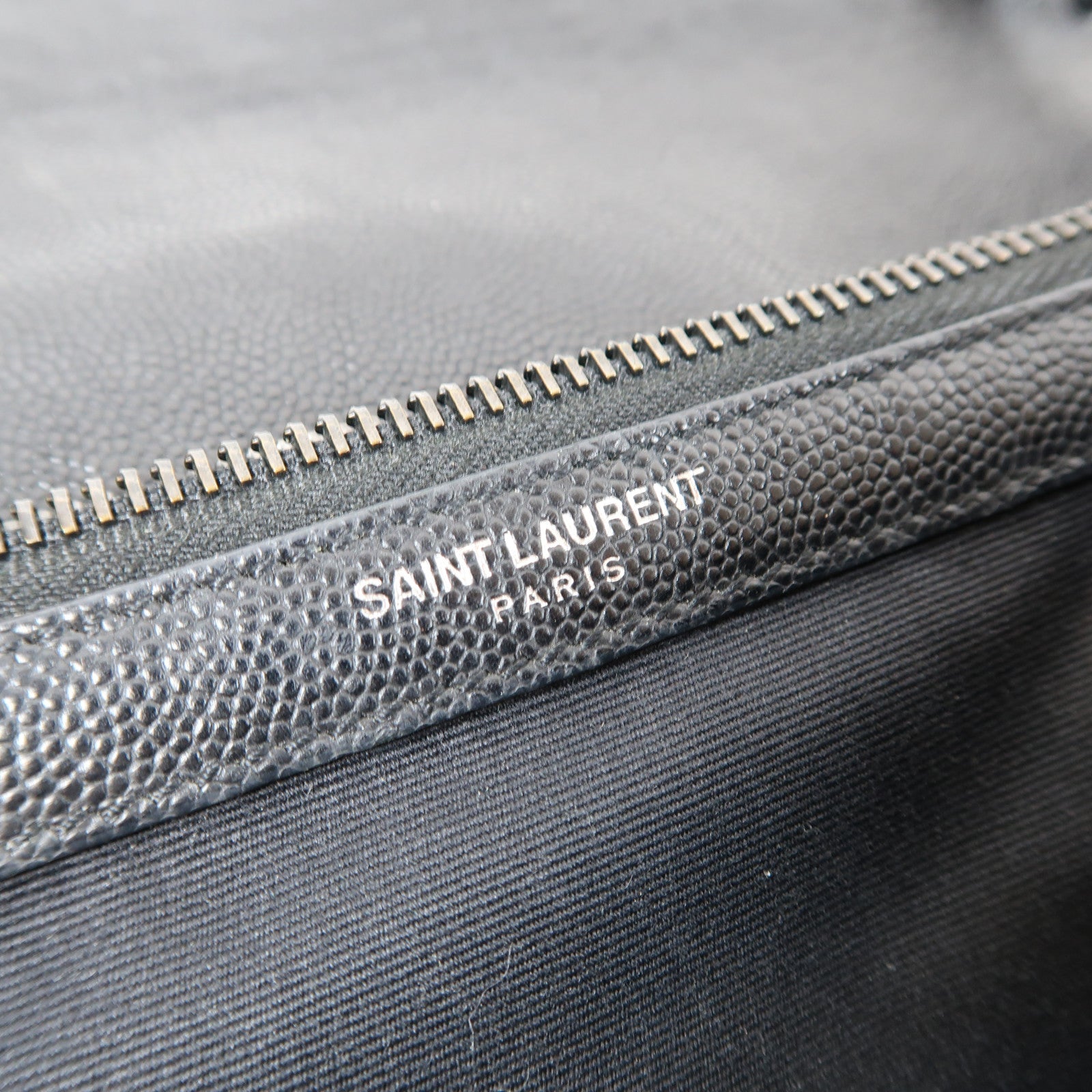 YVES SAINT LAURENT 牛皮皮革Shoulder Bag銀扣肩背袋黑色