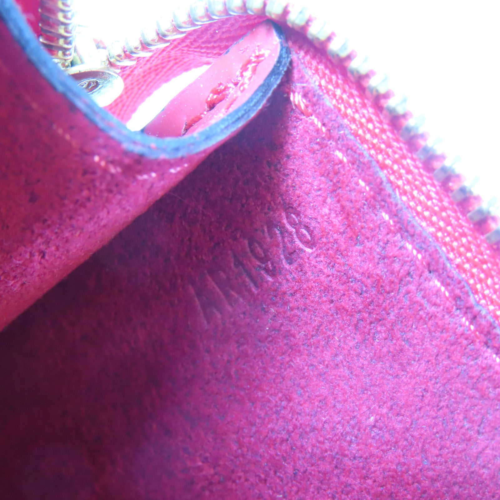 LOUIS VUITTON Epi Pochette Accessories金扣手挽袋紅色