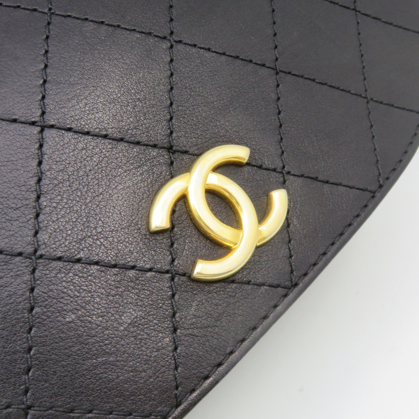 CHANEL rhombic cowhide leather Shoulder Bag gold buckle shoulder bag black