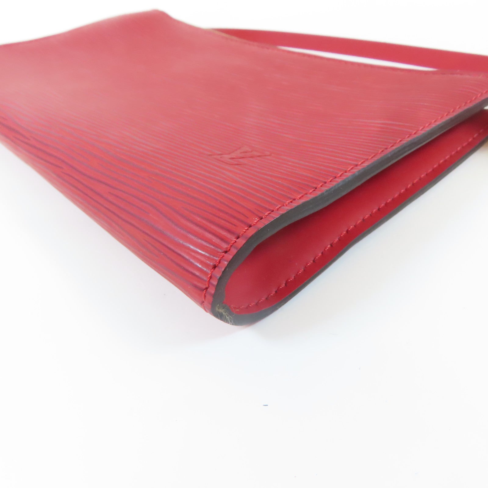 LOUIS VUITTON Epi Pochette Accessories金扣手挽袋紅色