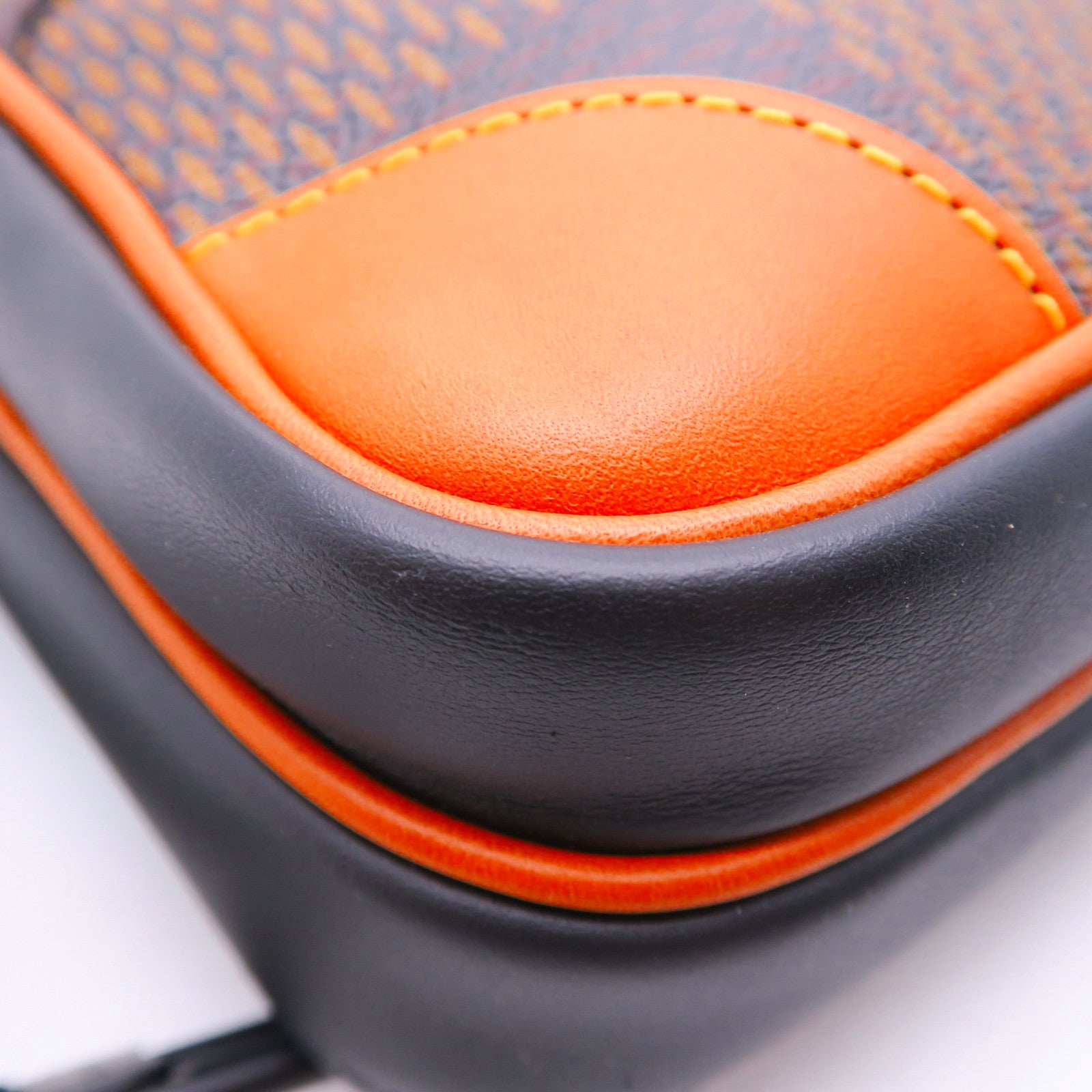 LOUIS VUITTON Monogram Giant Damier Nigo Amazone Sling Bag黑扣肩背袋棕色/黑色