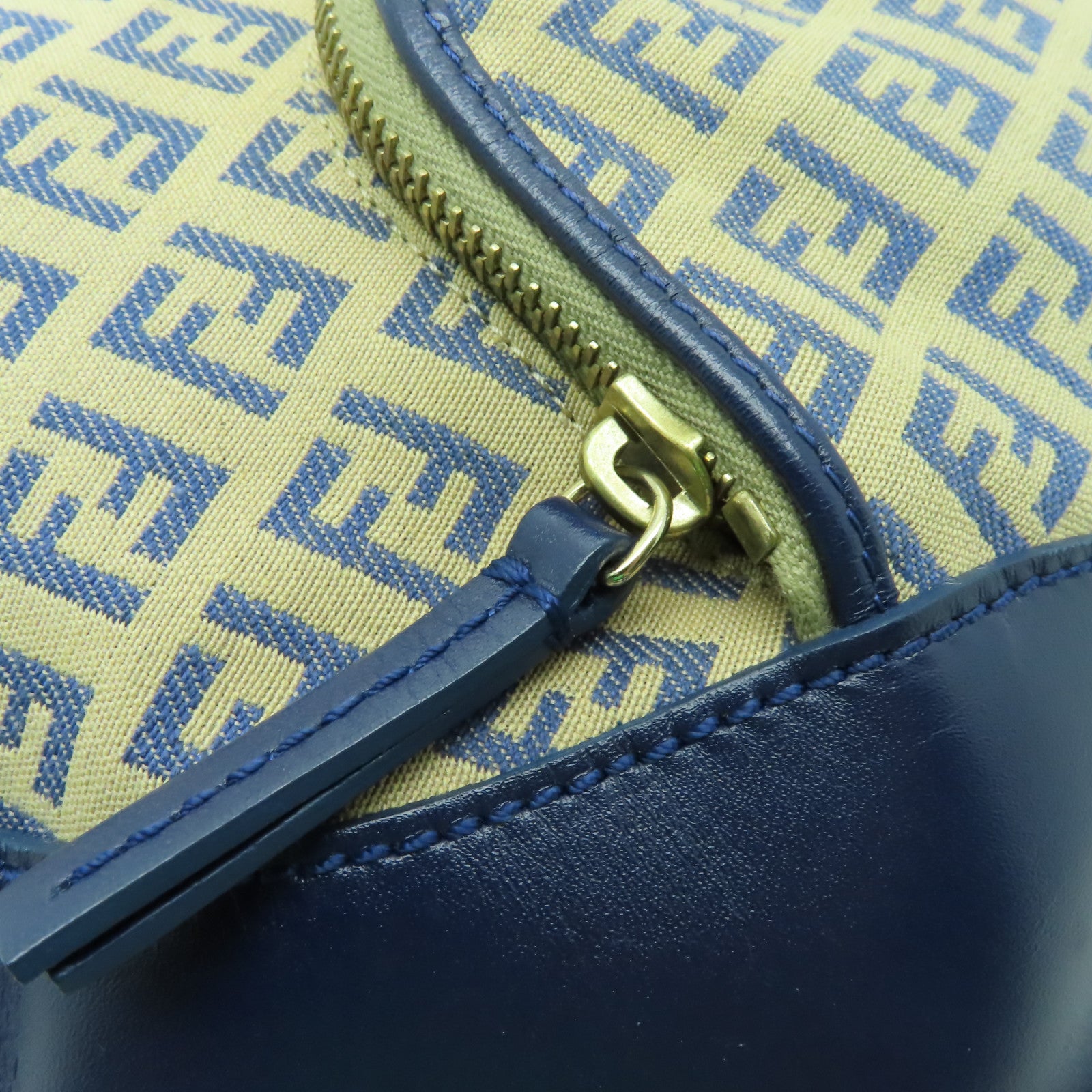 FENDI 帆布/皮革Shoulder Bag金扣肩背袋米色/藍色