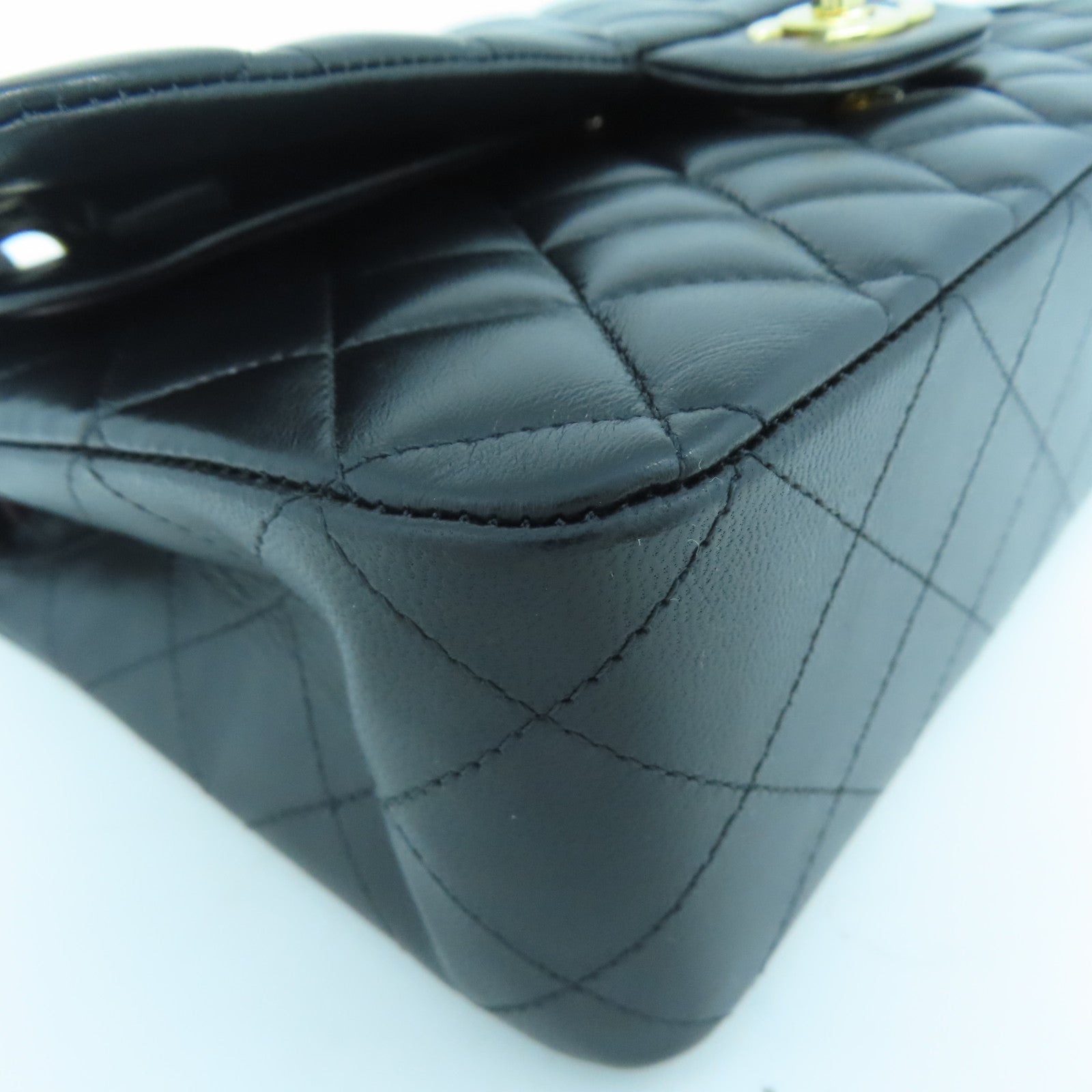 CHANEL 菱格羊皮皮革Classic 25金扣鏈帶肩背袋黑色