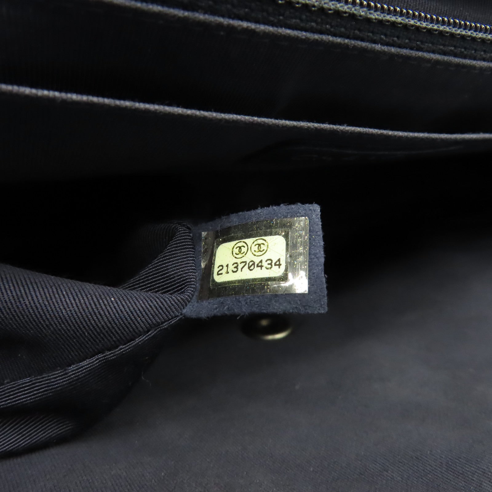 CHANEL 菱格羊皮皮革Chain Shoulder銀扣鏈帶肩背袋深藍色/黑色