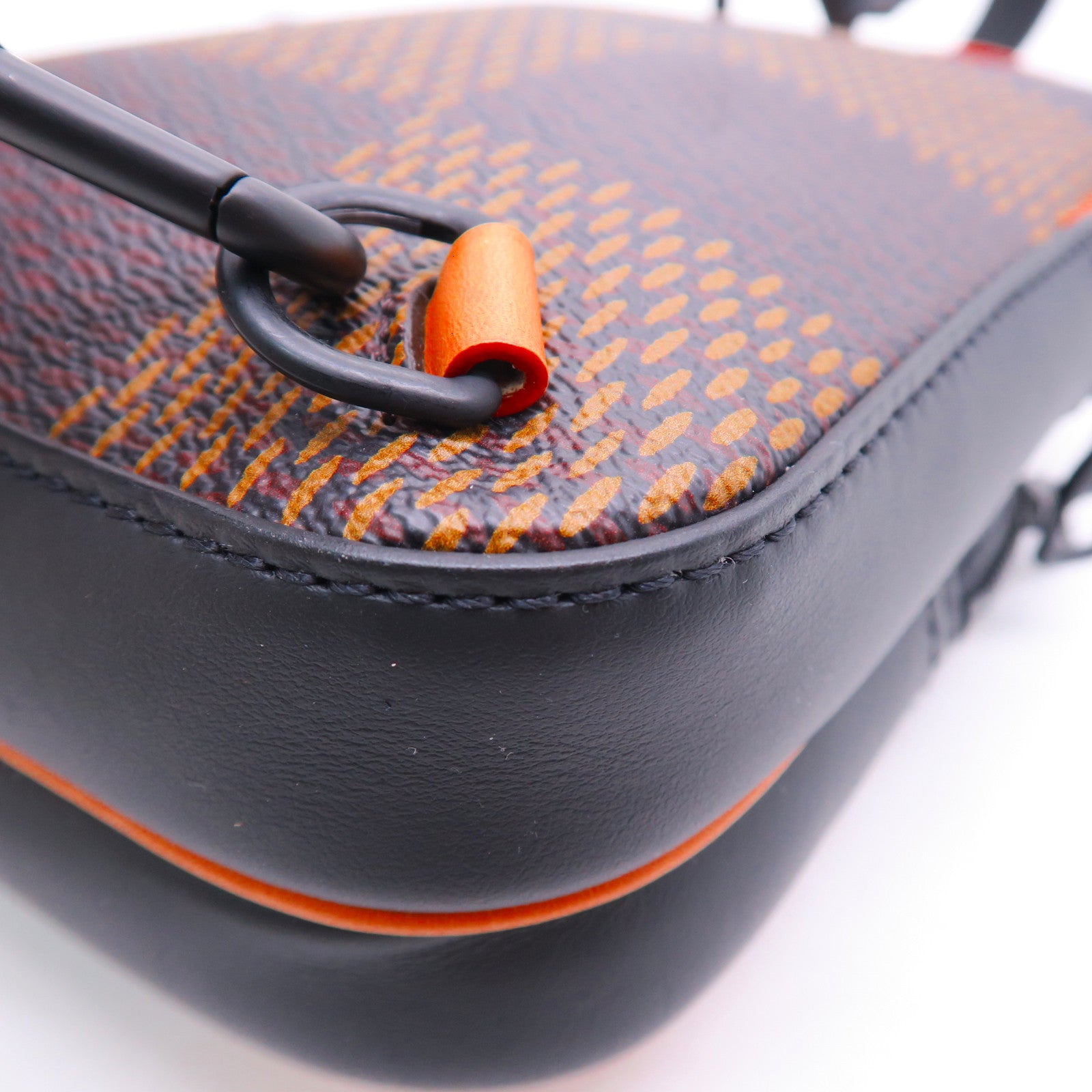 LOUIS VUITTON Monogram Giant Damier Nigo Amazone Sling Bag黑扣肩背袋棕色/黑色