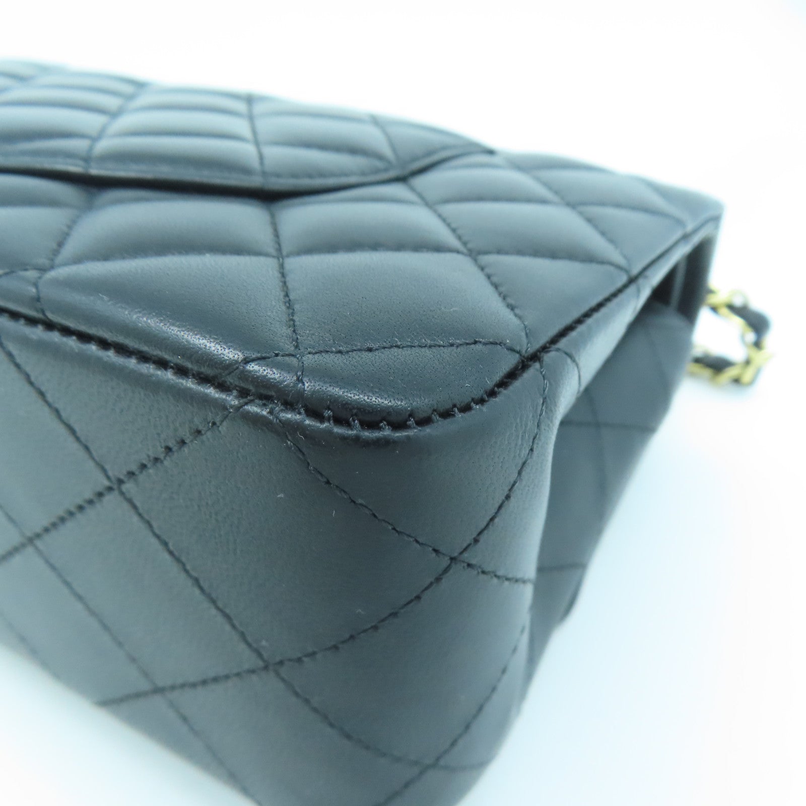 CHANEL 菱格羊皮皮革Classic 25金扣鏈帶肩背袋黑色