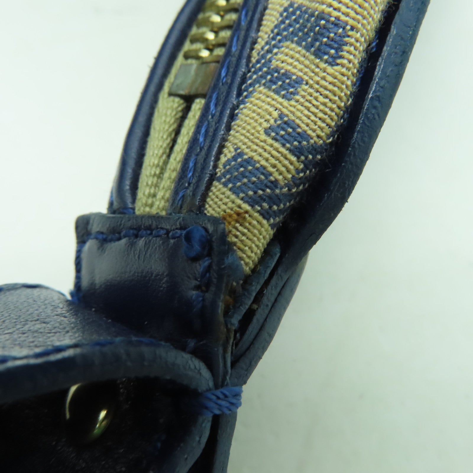 FENDI 帆布/皮革Shoulder Bag金扣肩背袋米色/藍色