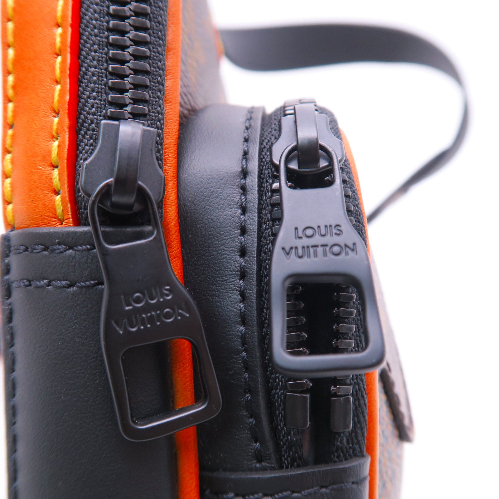 LOUIS VUITTON Monogram Giant Damier Nigo Amazone Sling Bag黑扣肩背袋棕色/黑色