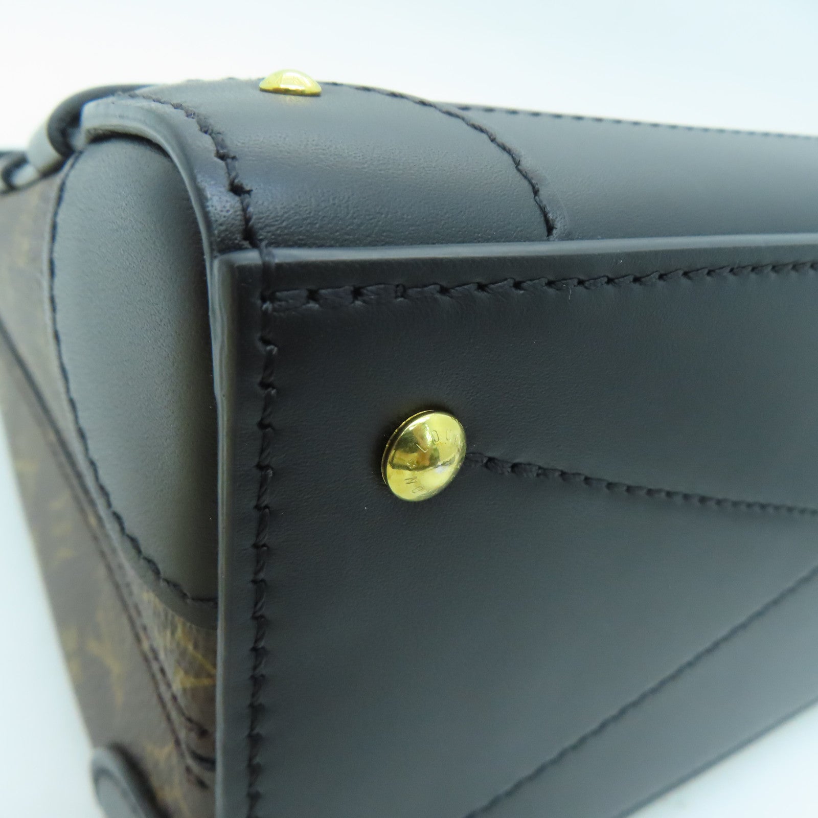 LOUIS VUITTON 【激减优惠】Monogram Trianon PM金扣手挽肩背两用袋啡色