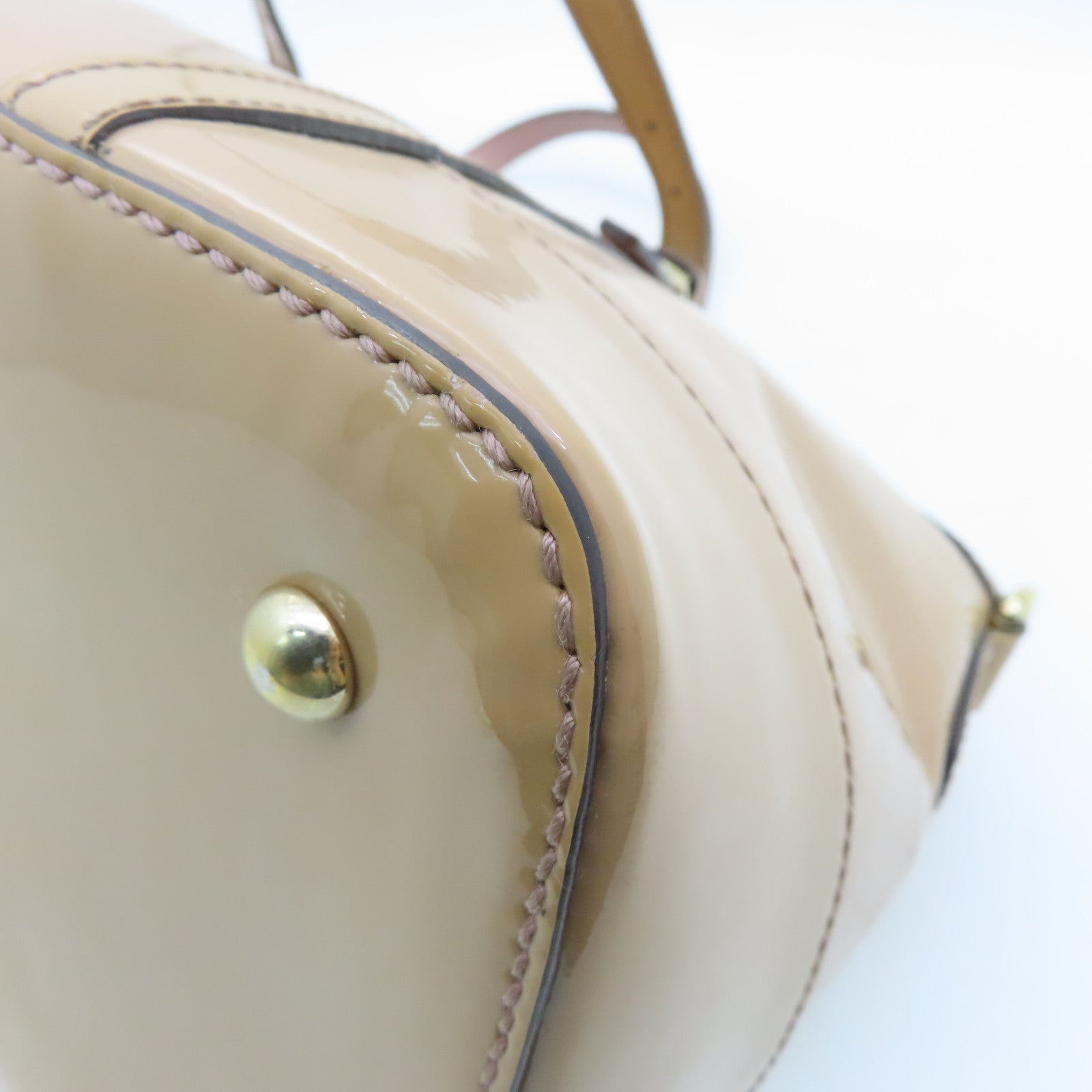 GUCCI patent leather 2way Shoulder Bag gold buckle handle shoulder bag beige