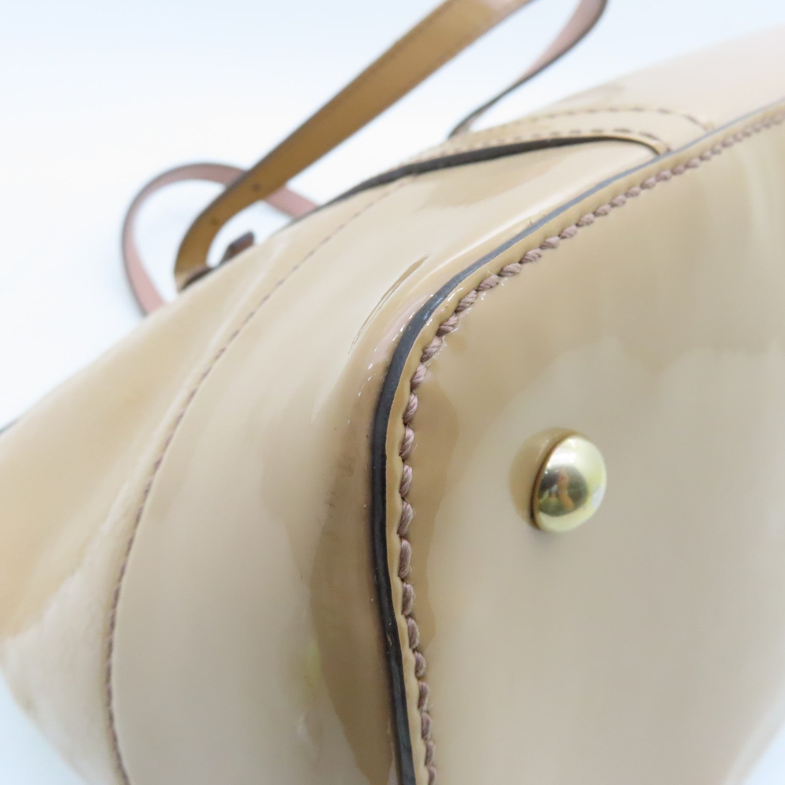 GUCCI patent leather 2way Shoulder Bag gold buckle handle shoulder bag beige