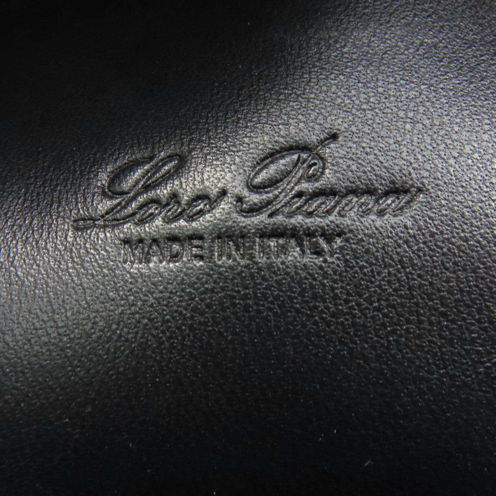 Loro Piana 牛皮皮革Backpack金扣背包黑色