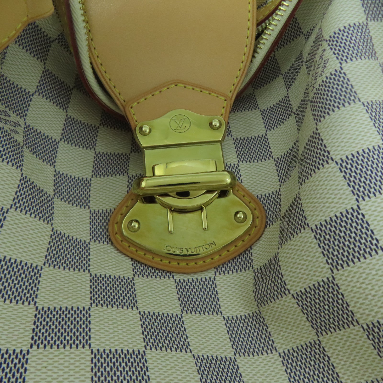 LOUIS VUITTON Damier Azur Stresa GM金扣肩背袋白色