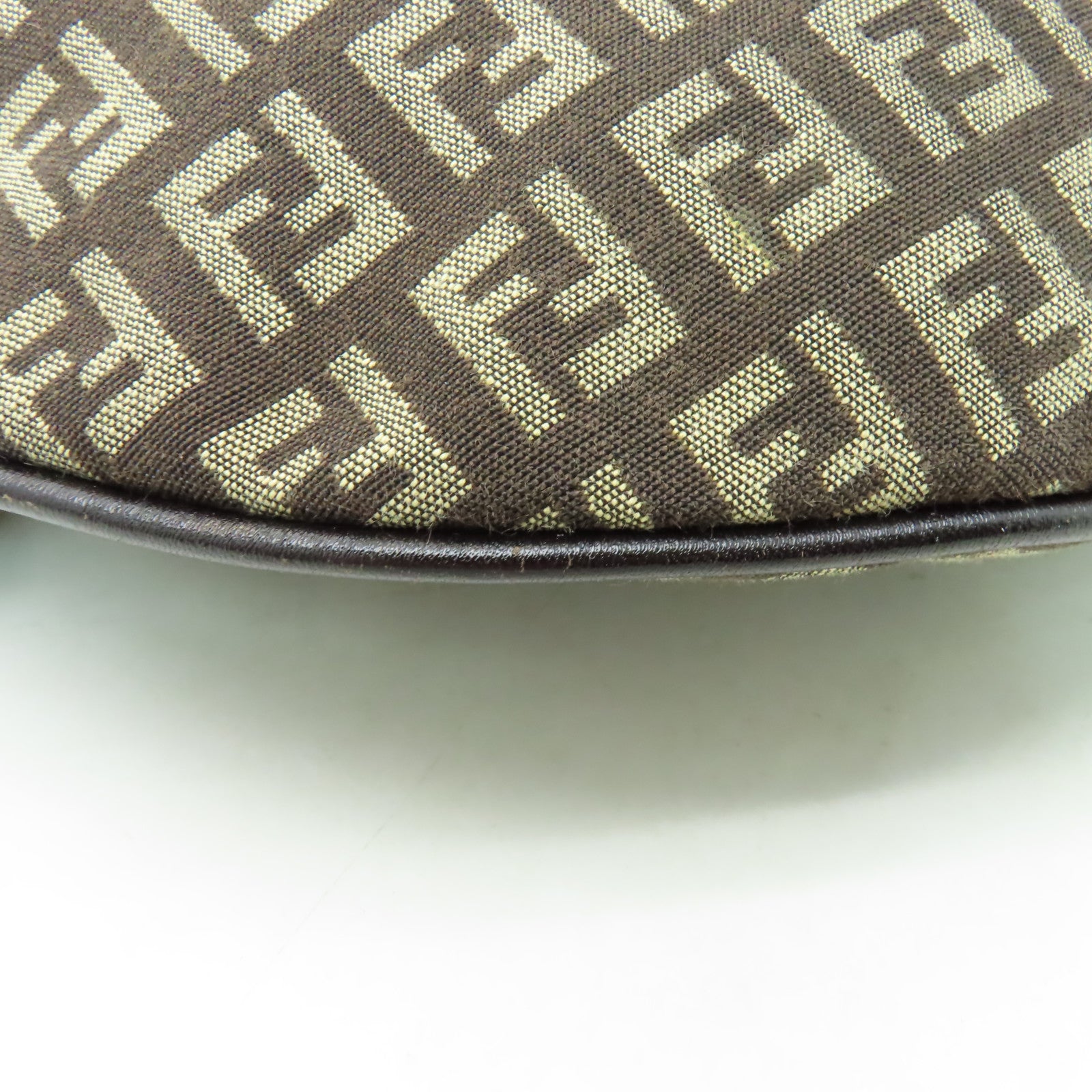 FENDI 帆布Shoulder Bag銀扣肩背袋啡色