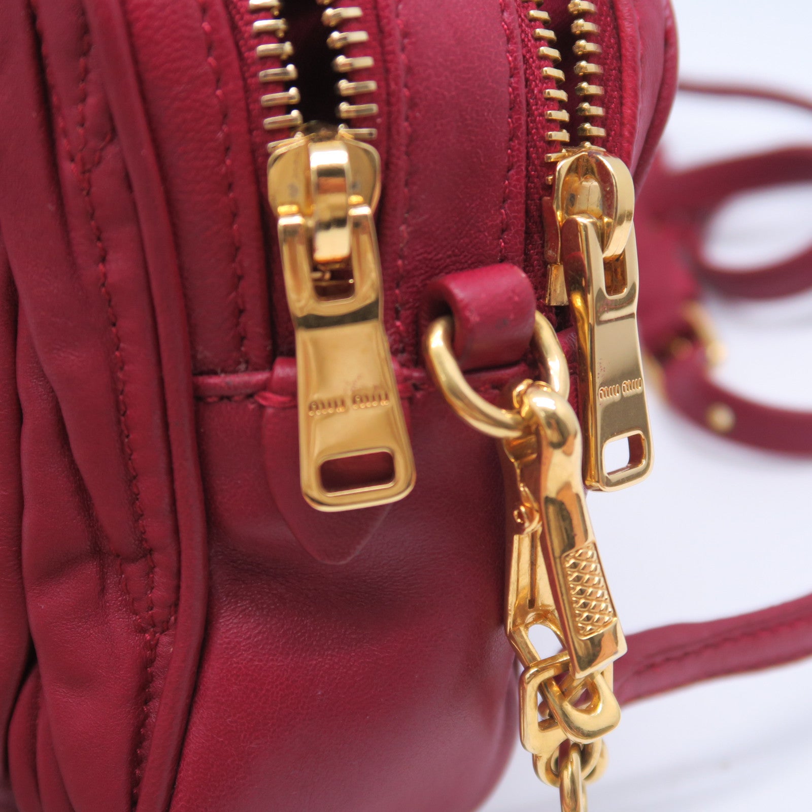 Miu Miu 羊皮皮革Shoulder Bag金扣肩背袋紅色
