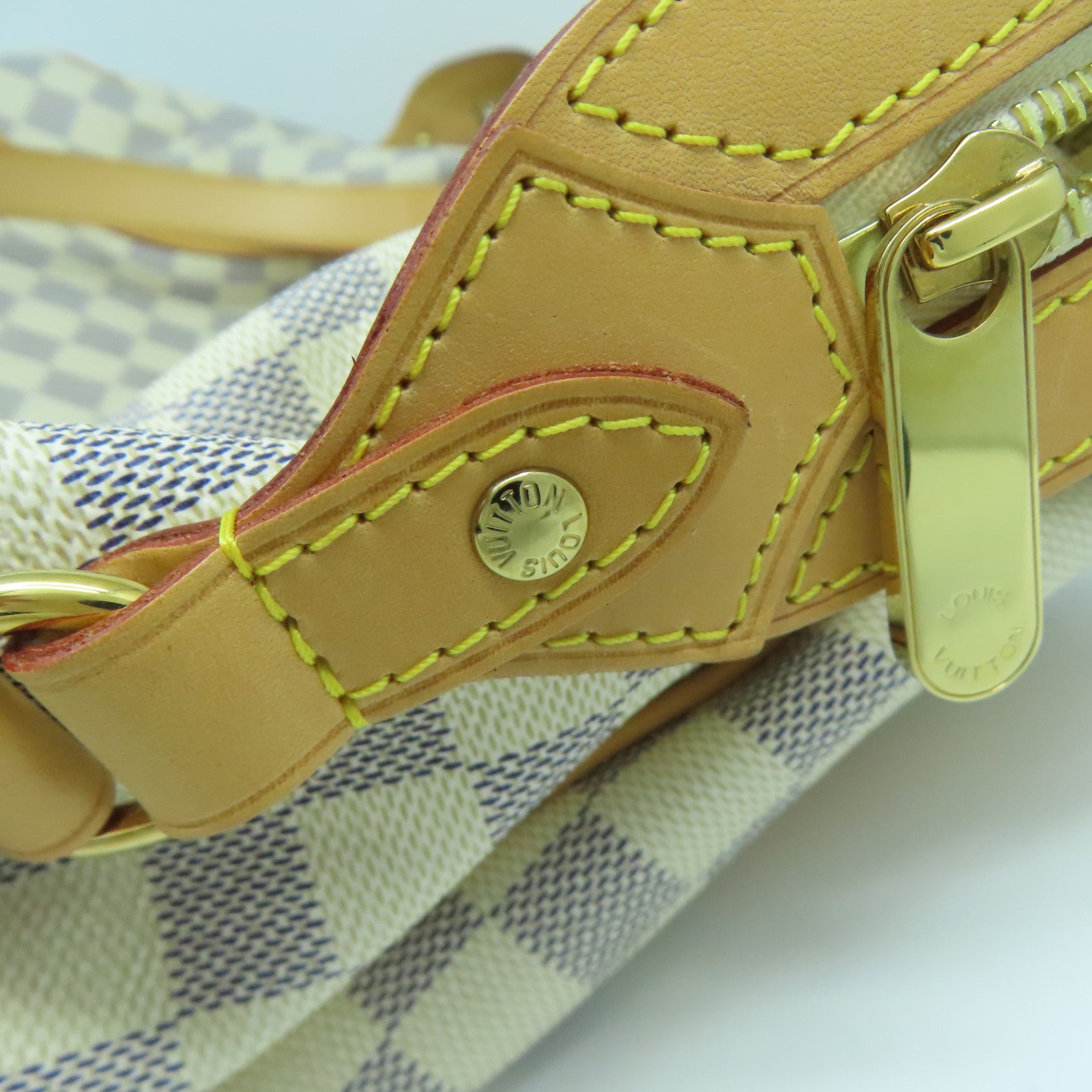 LOUIS VUITTON Damier Azur Stresa GM金扣肩背袋白色