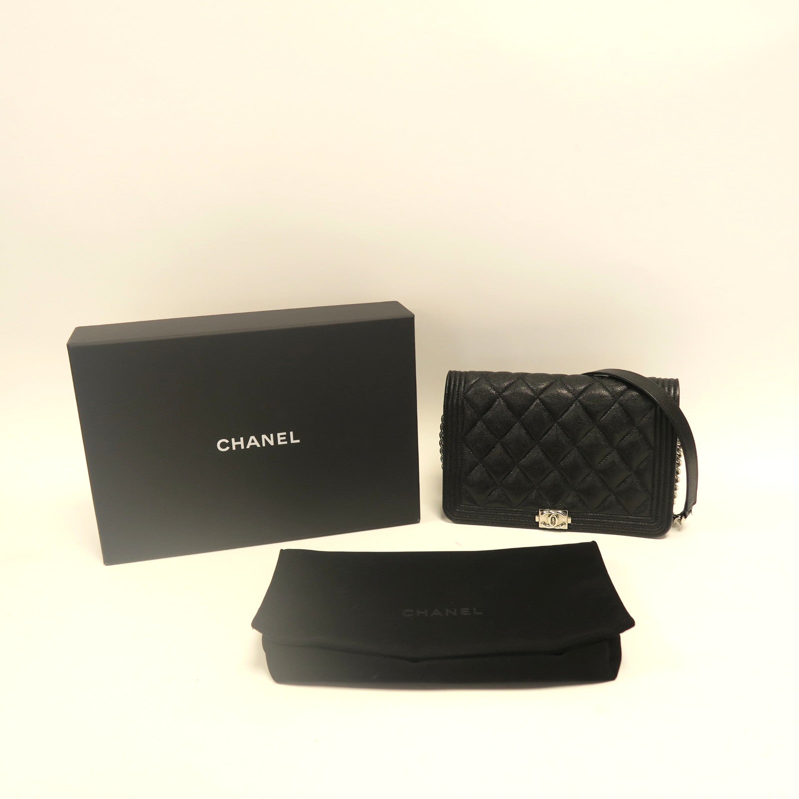 CHANEL 菱格牛皮皮革Boy WOC銀扣鏈帶肩背袋黑色
