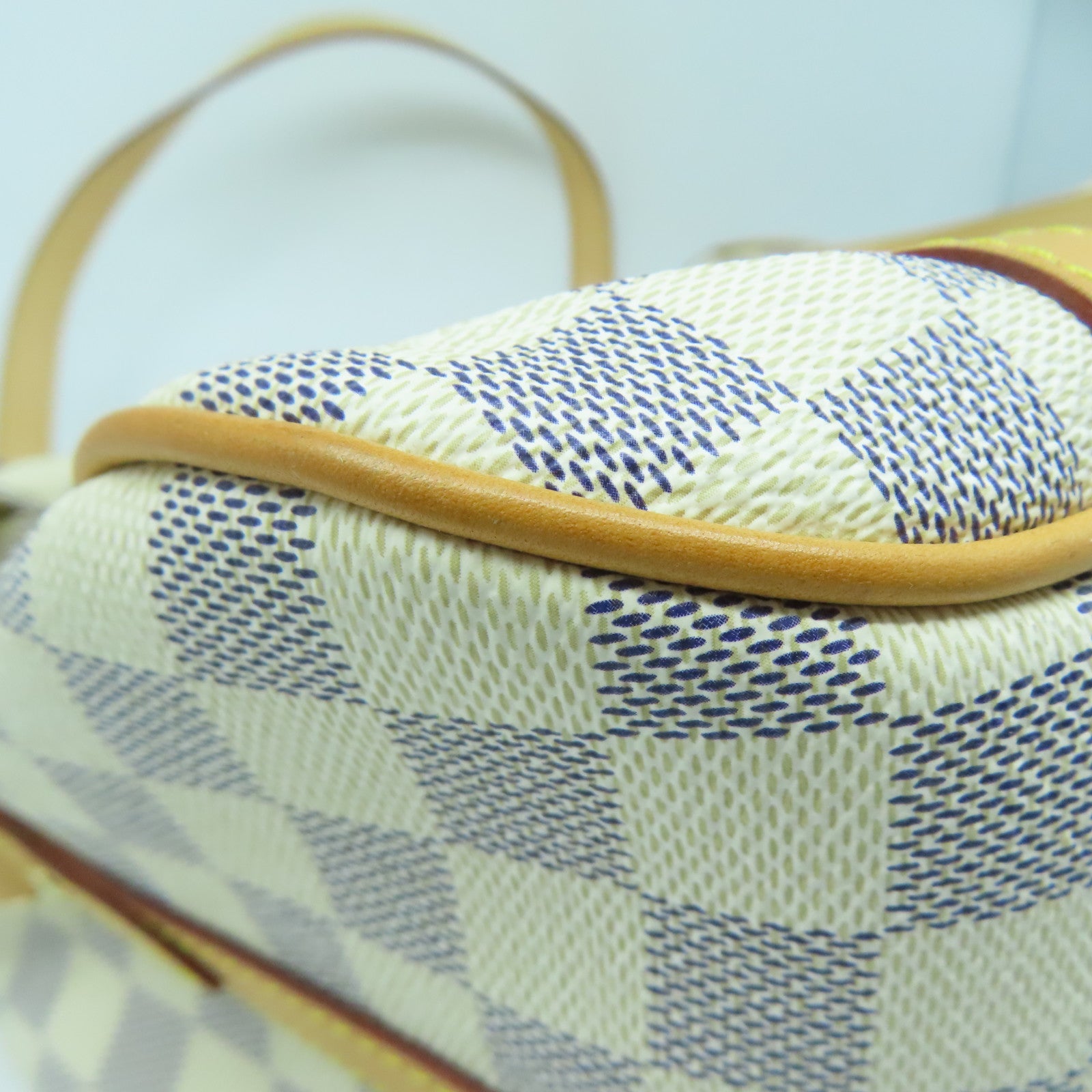 LOUIS VUITTON Damier Azur Stresa GM金扣肩背袋白色