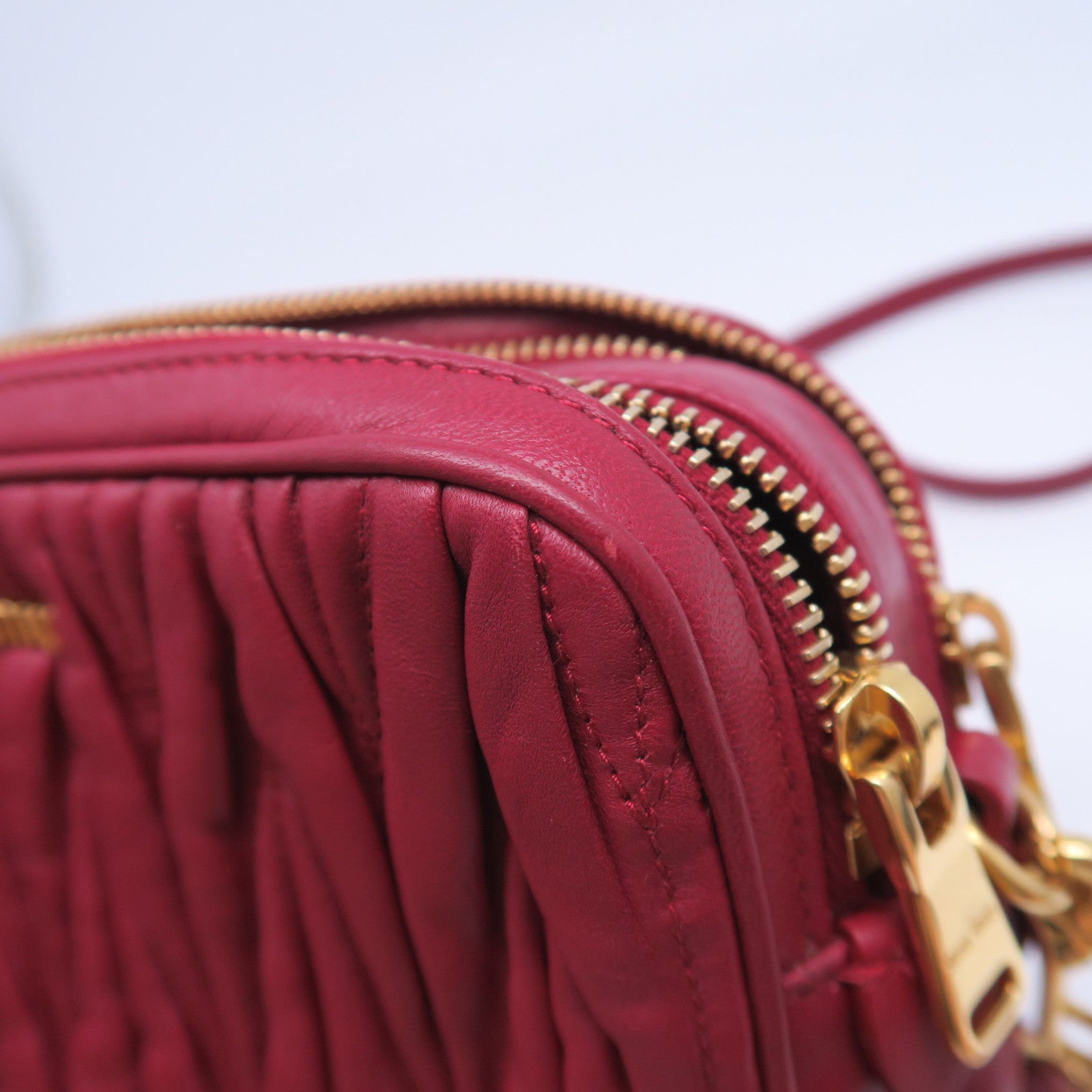 Miu Miu 羊皮皮革Shoulder Bag金扣肩背袋紅色