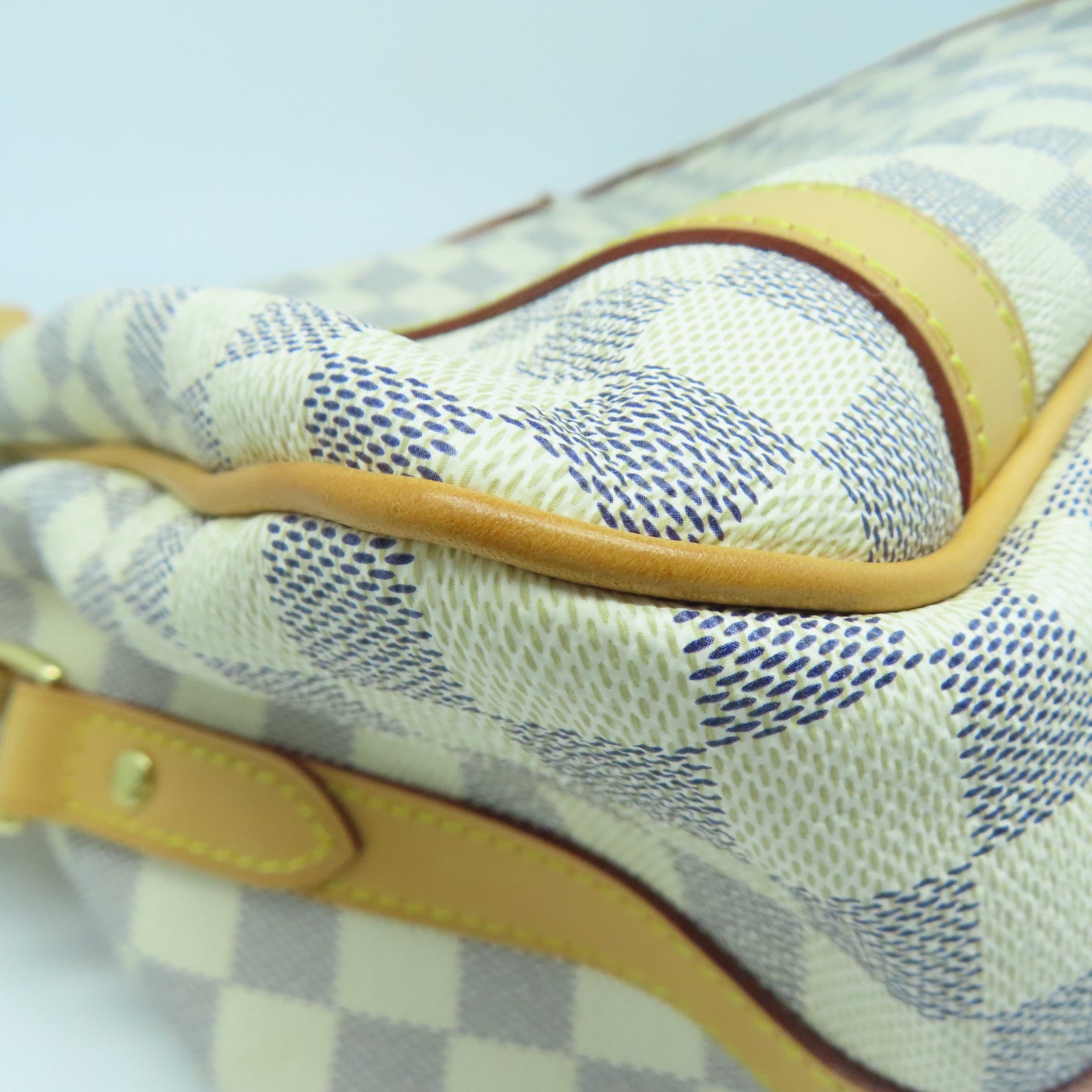 LOUIS VUITTON Damier Azur Stresa GM金扣肩背袋白色