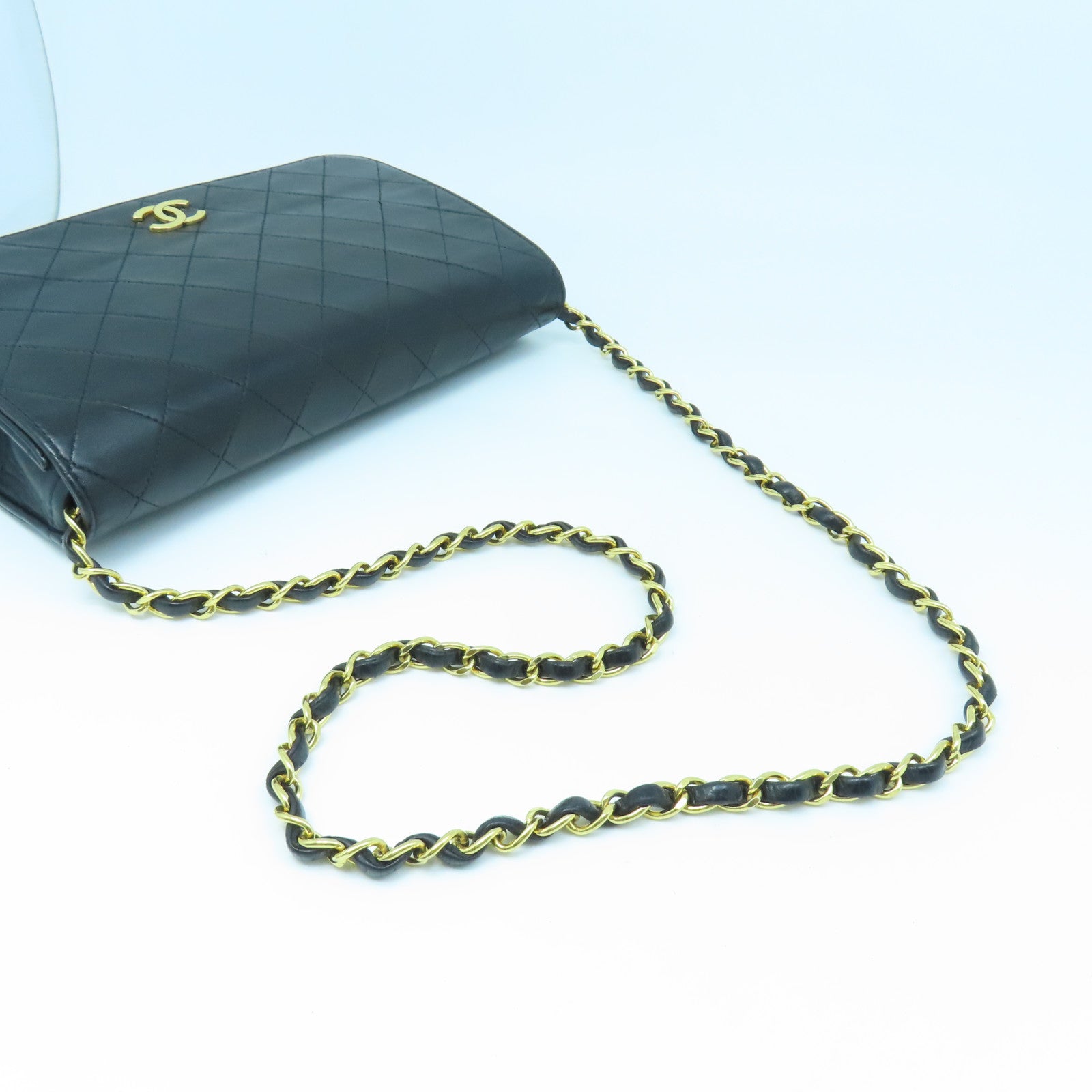 CHANEL rhombic sheepskin leather Chain Shoulder gold buckle shoulder bag black