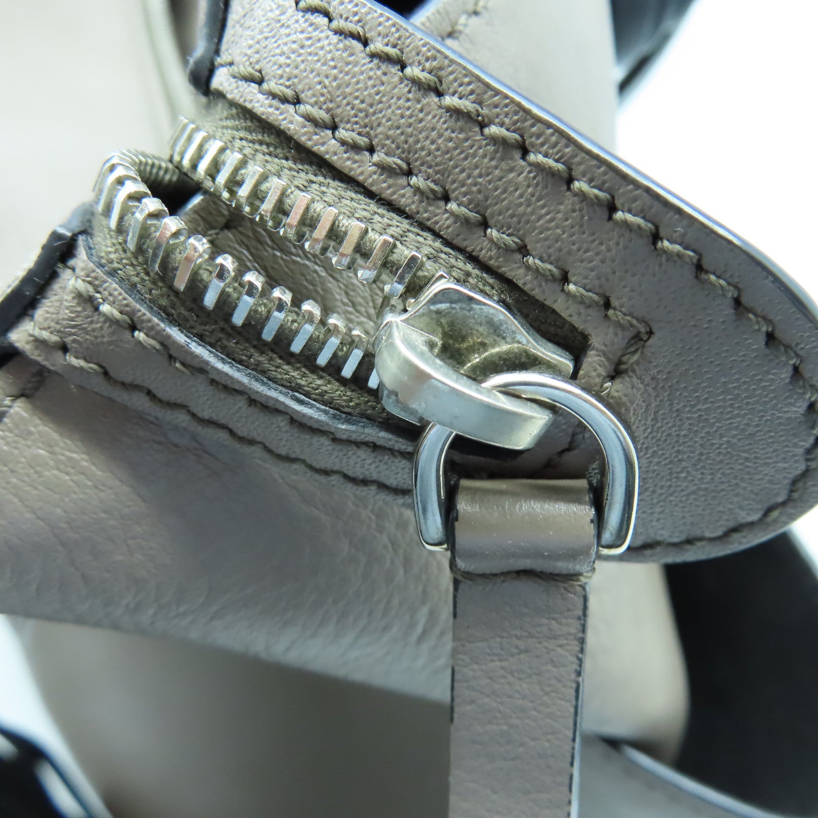 TOD’S 牛皮皮革Shoulder Bag銀扣肩背袋灰色/黑色