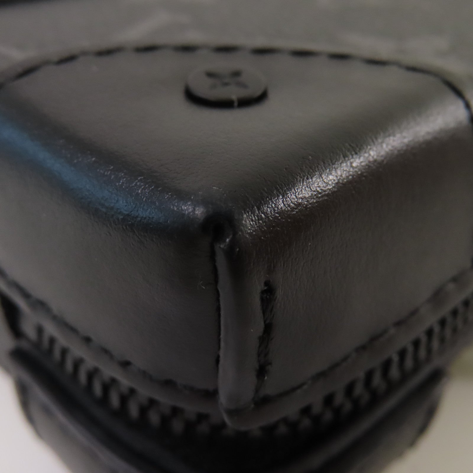 LOUIS VUITTON Monogram Eclipse Soft Trunk Wallet Shoulder Bag錢包肩背袋黑色