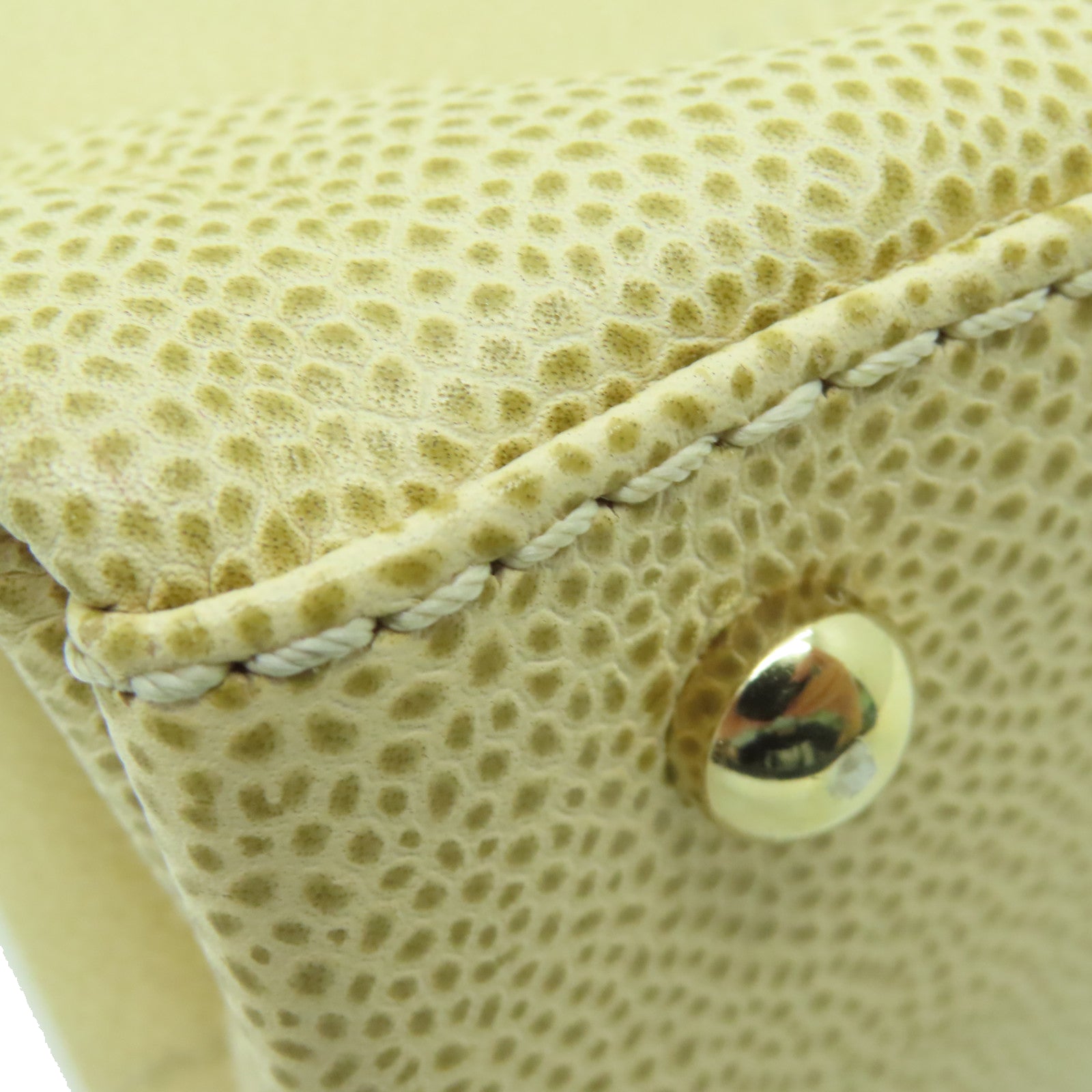 CHANEL 【激减优惠】Caviar皮革Shoulder Bag金扣肩背袋米色