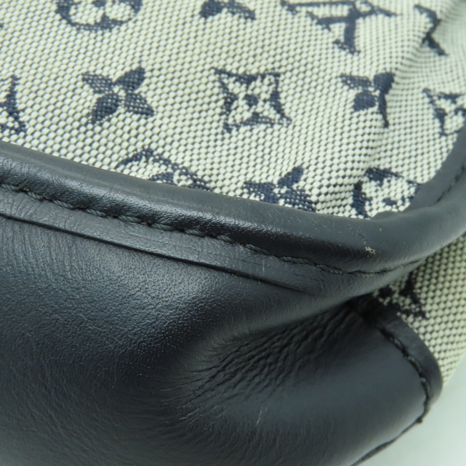 LOUIS VUITTON Monogram Mini Marjorie金扣肩背袋藍色