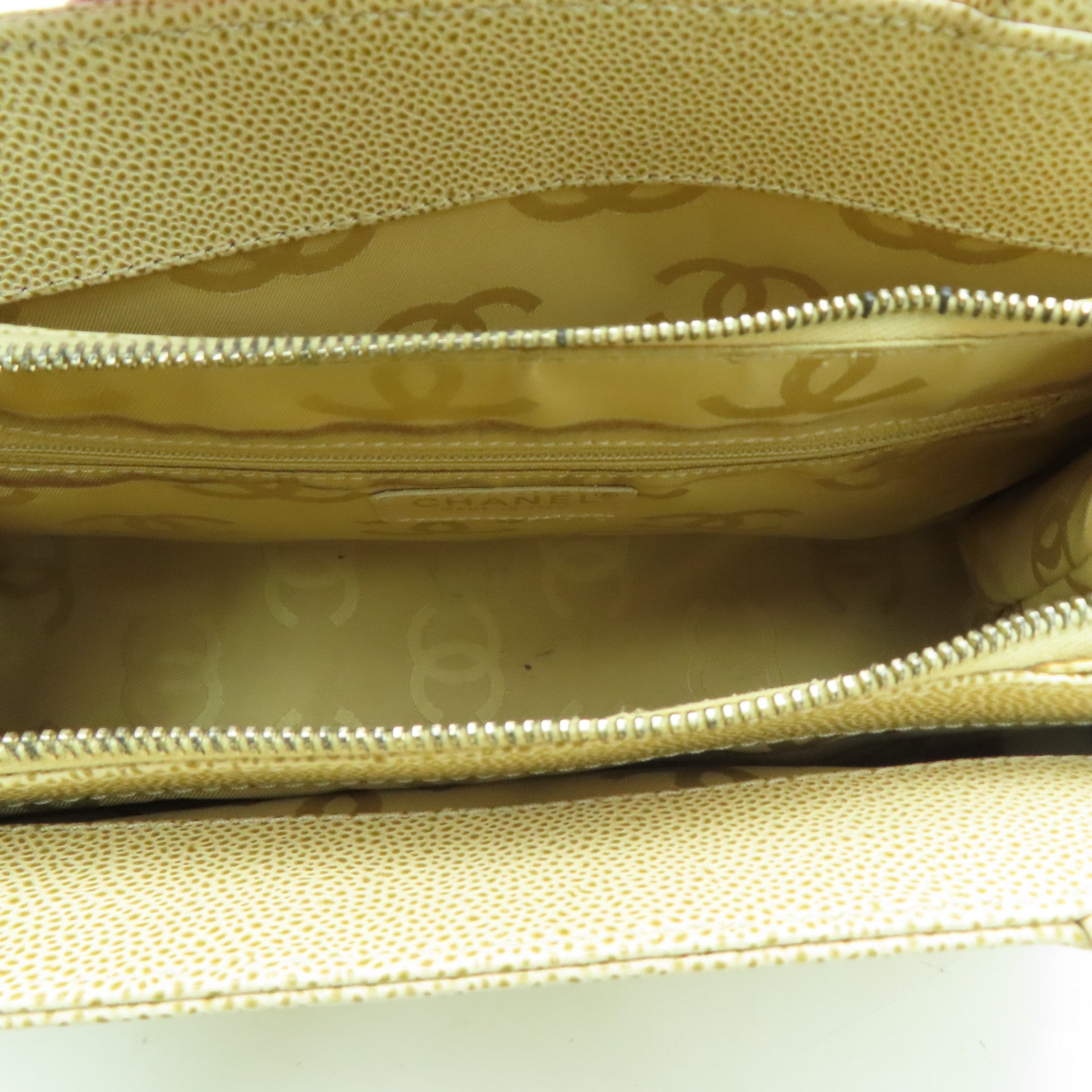 CHANEL 【激减优惠】Caviar皮革Shoulder Bag金扣肩背袋米色