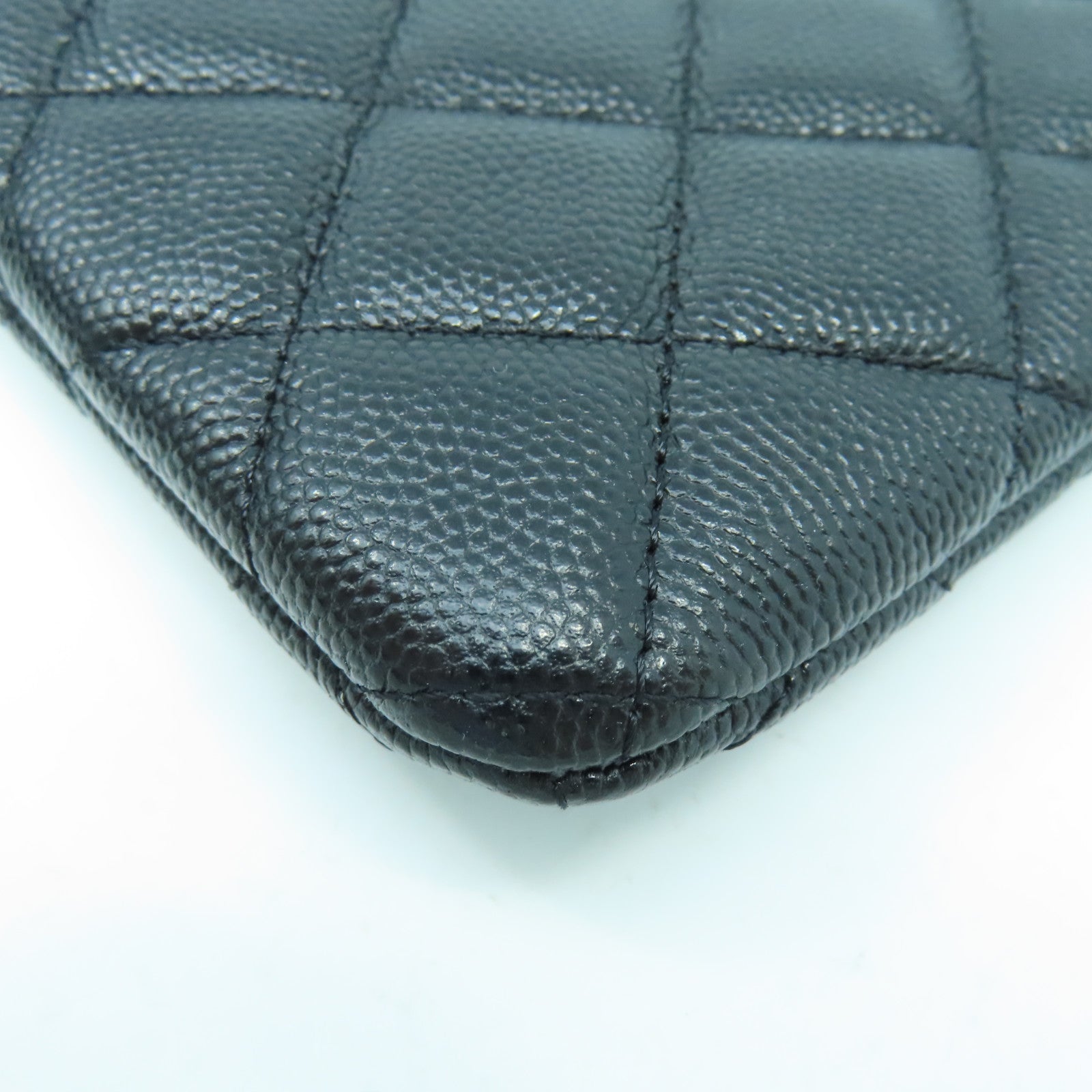 CHANEL 菱格Caviar皮革金扣Classic Pouch手拿包黑色
