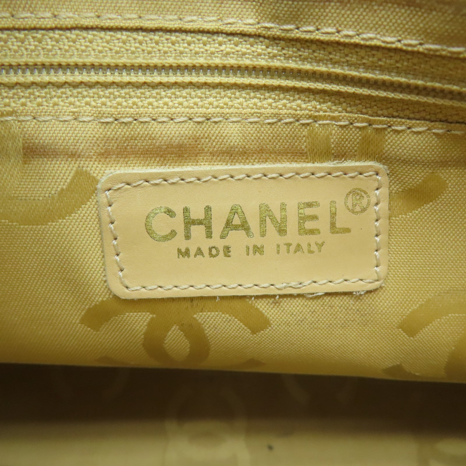 CHANEL 【激减优惠】Caviar皮革Shoulder Bag金扣肩背袋米色
