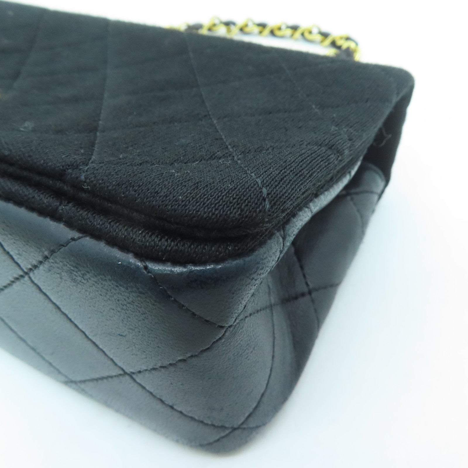 CHANEL diamond fabric / sheepskin leather Vintage 20cm gold buckle chain shoulder bag black