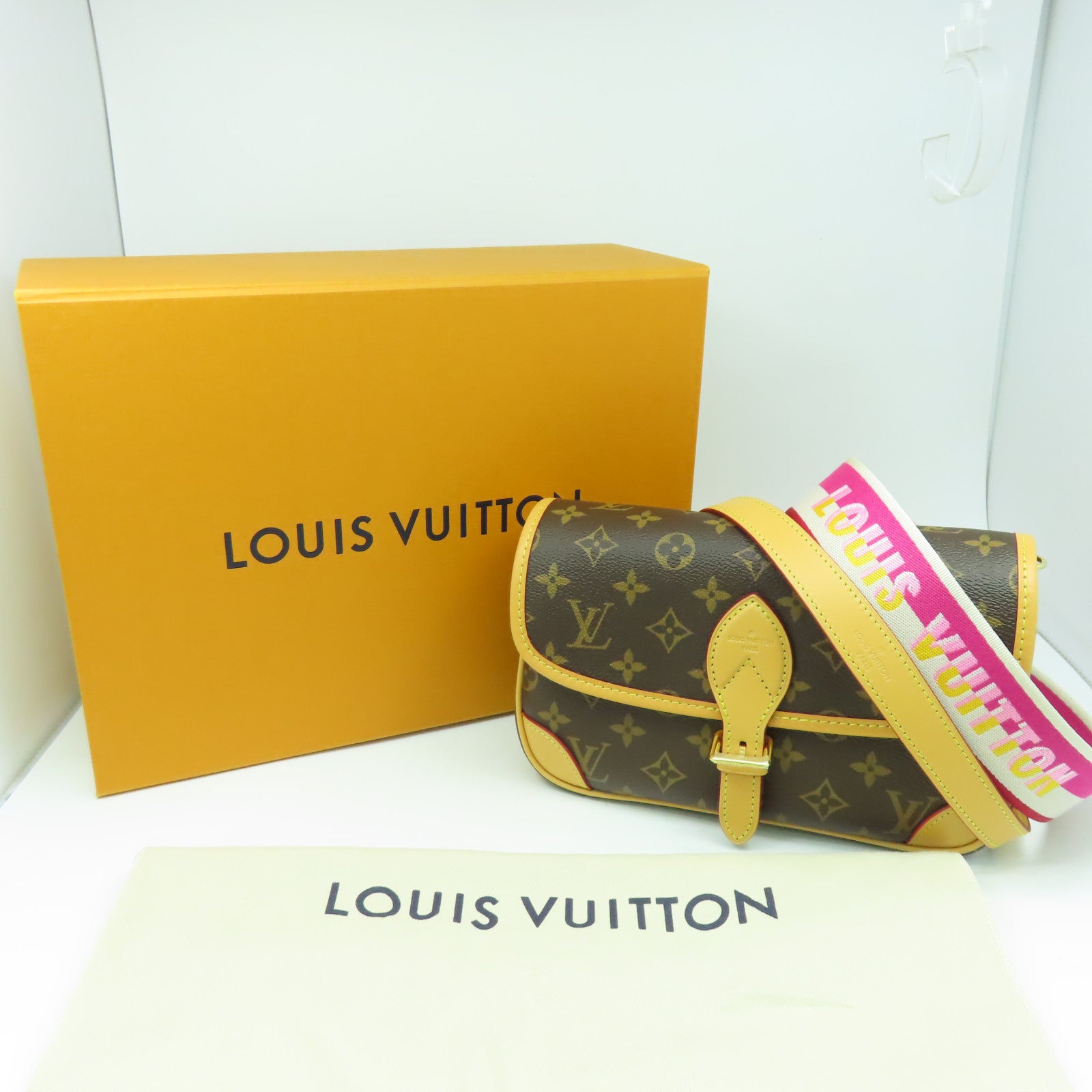 LOUIS VUITTON Monogram Diane金扣肩背袋啡色