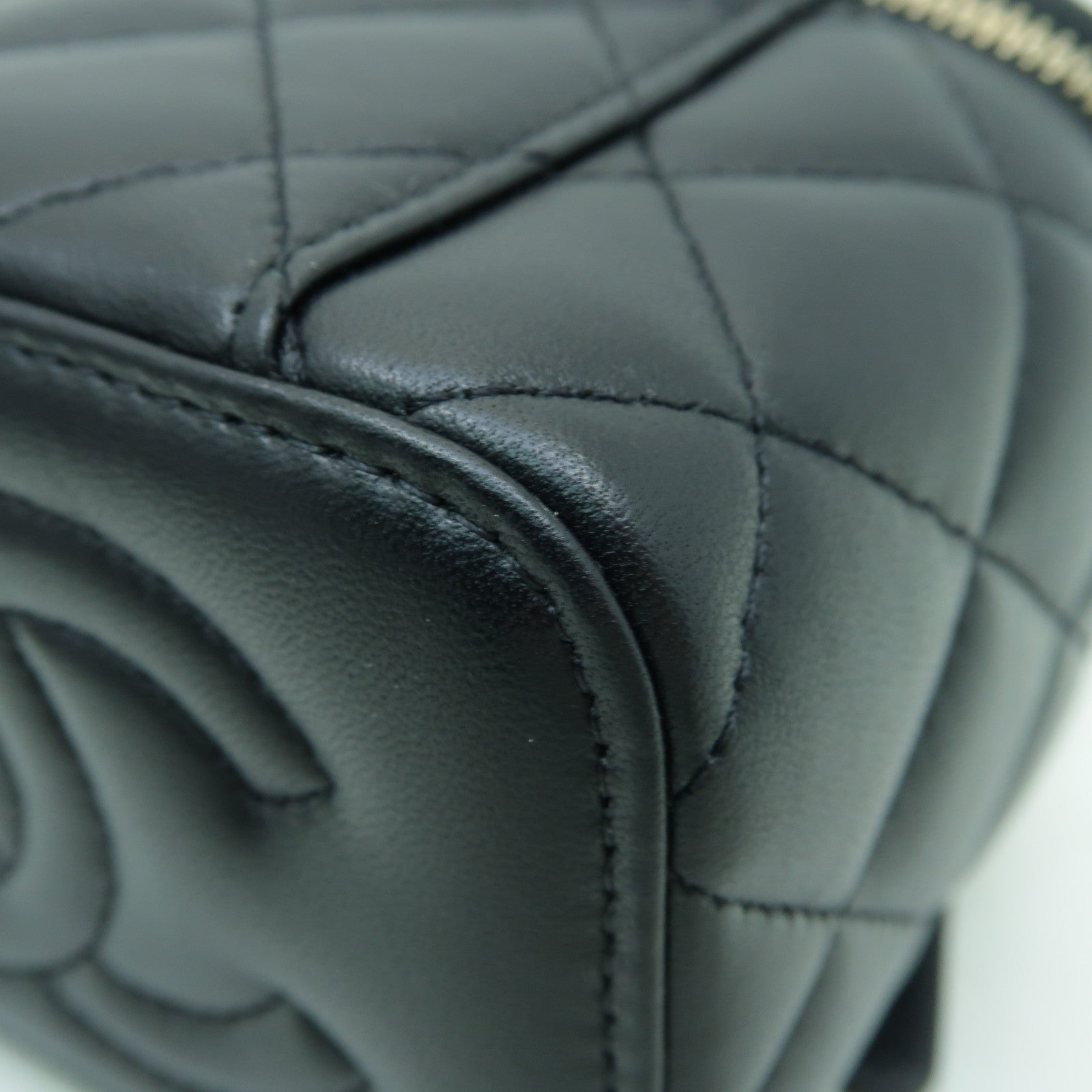 CHANEL 菱格羊皮皮革Chain Shoulder金扣鏈帶肩背袋黑色