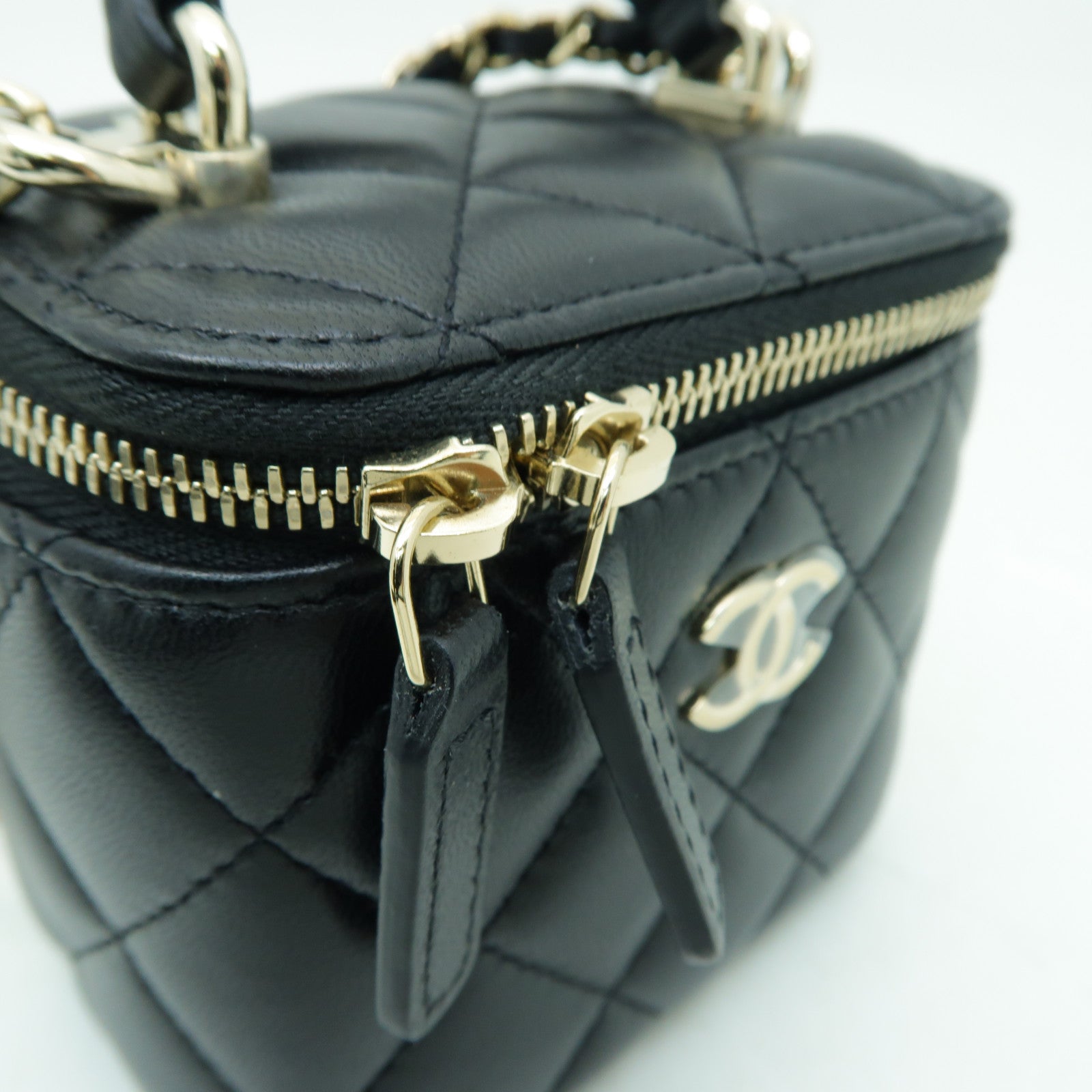 CHANEL 菱格羊皮皮革Chain Shoulder金扣鏈帶肩背袋黑色